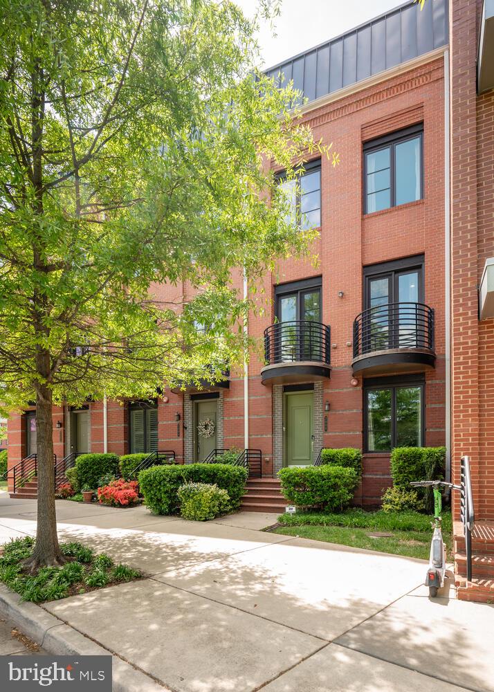 2006 POTOMAC AVE, ALEXANDRIA, Virginia 22301, 3 Bedrooms Bedrooms, ,3 BathroomsBathrooms,Residential,For sale,2006 POTOMAC AVE,VAAX2044820 MLS # VAAX2044820