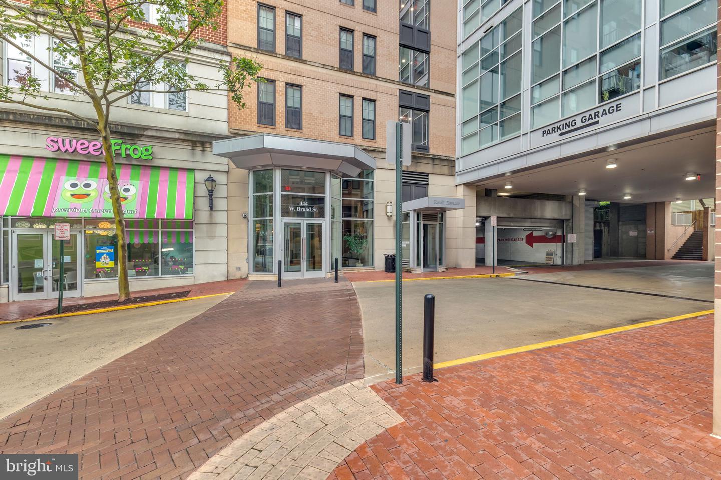 444 W BROAD ST #407, FALLS CHURCH, Virginia 22046, 2 Bedrooms Bedrooms, ,2 BathroomsBathrooms,Residential,For sale,444 W BROAD ST #407,VAFA2002960 MLS # VAFA2002960