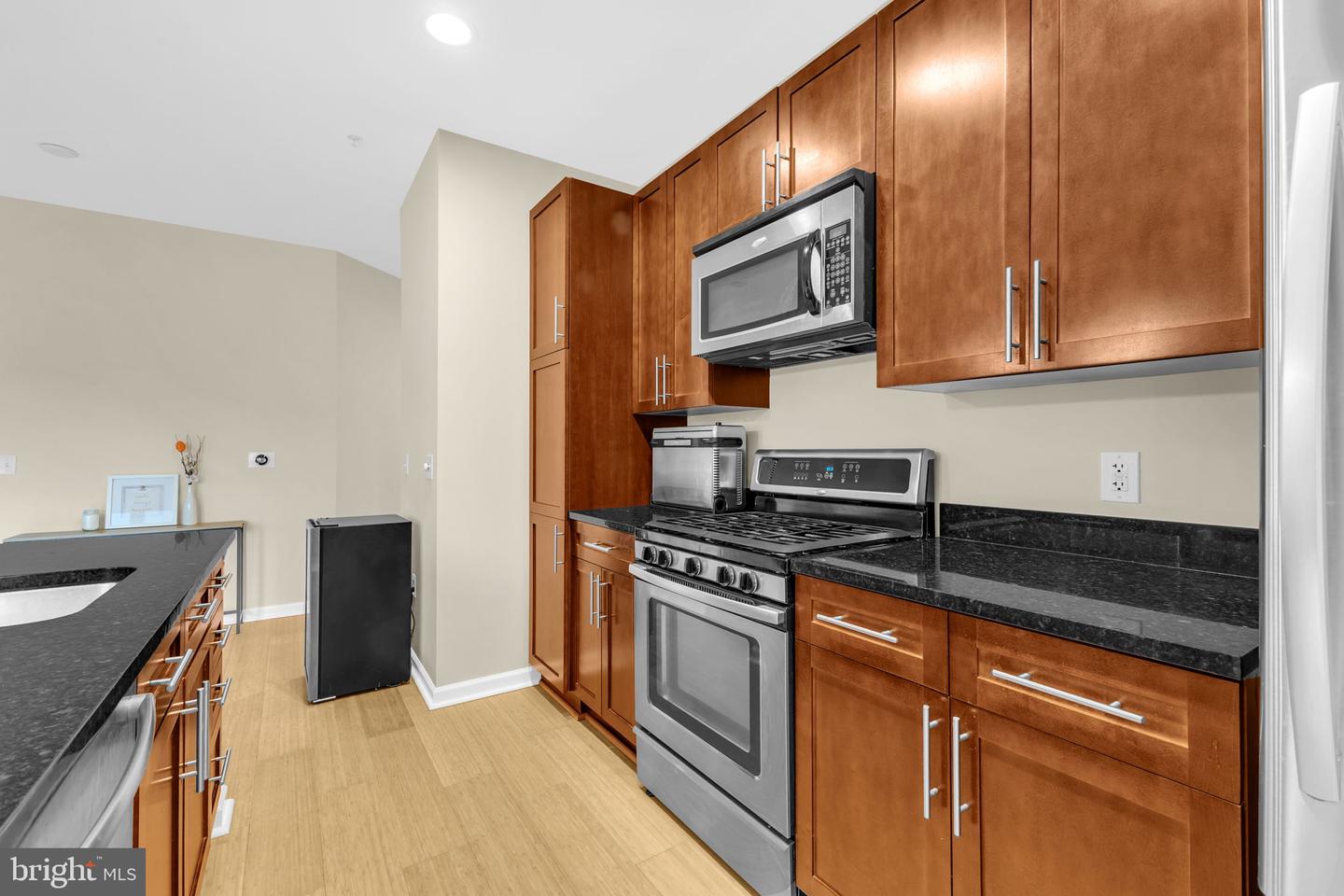 444 W BROAD ST #407, FALLS CHURCH, Virginia 22046, 2 Bedrooms Bedrooms, ,2 BathroomsBathrooms,Residential,For sale,444 W BROAD ST #407,VAFA2002960 MLS # VAFA2002960