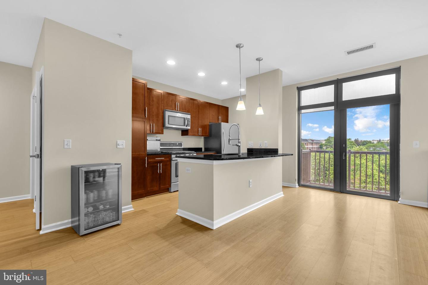 444 W BROAD ST #407, FALLS CHURCH, Virginia 22046, 2 Bedrooms Bedrooms, ,2 BathroomsBathrooms,Residential,For sale,444 W BROAD ST #407,VAFA2002960 MLS # VAFA2002960