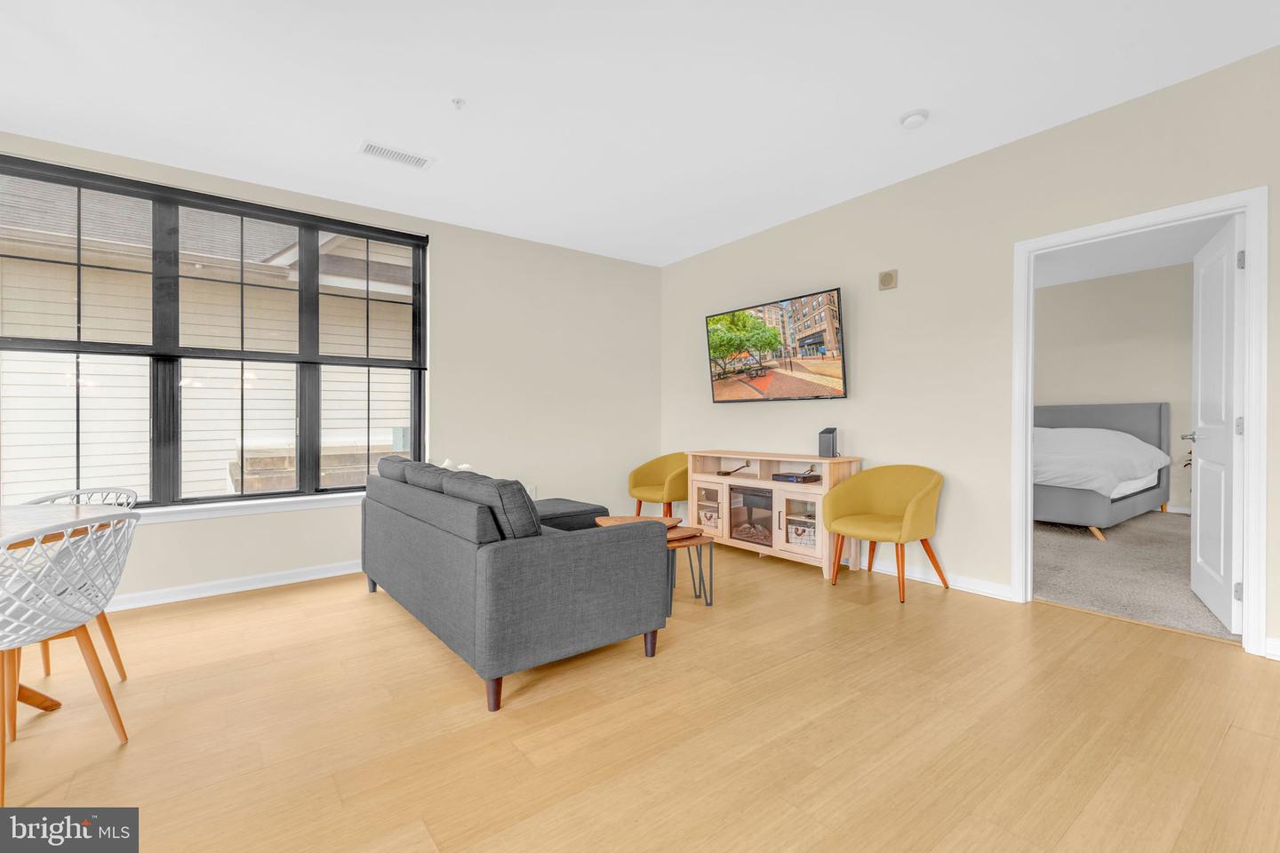 444 W BROAD ST #407, FALLS CHURCH, Virginia 22046, 2 Bedrooms Bedrooms, ,2 BathroomsBathrooms,Residential,For sale,444 W BROAD ST #407,VAFA2002960 MLS # VAFA2002960