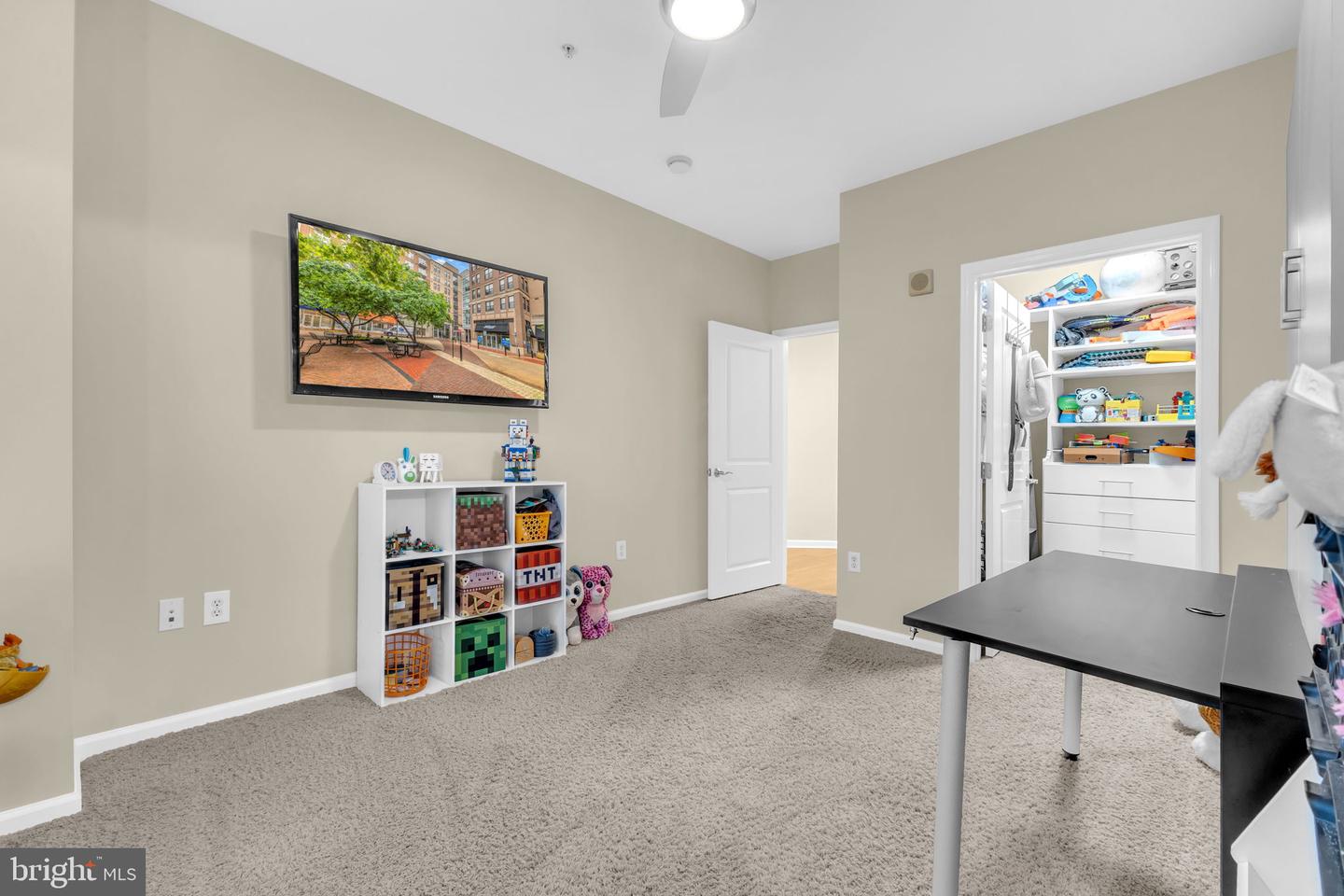 444 W BROAD ST #407, FALLS CHURCH, Virginia 22046, 2 Bedrooms Bedrooms, ,2 BathroomsBathrooms,Residential,For sale,444 W BROAD ST #407,VAFA2002960 MLS # VAFA2002960