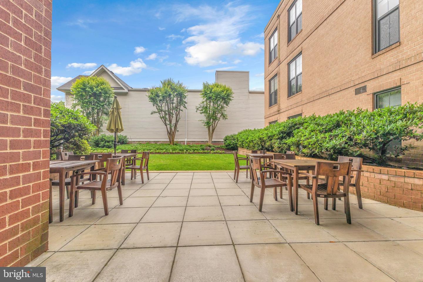444 W BROAD ST #407, FALLS CHURCH, Virginia 22046, 2 Bedrooms Bedrooms, ,2 BathroomsBathrooms,Residential,For sale,444 W BROAD ST #407,VAFA2002960 MLS # VAFA2002960