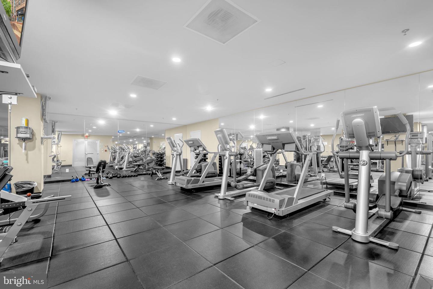 444 W BROAD ST #407, FALLS CHURCH, Virginia 22046, 2 Bedrooms Bedrooms, ,2 BathroomsBathrooms,Residential,For sale,444 W BROAD ST #407,VAFA2002960 MLS # VAFA2002960