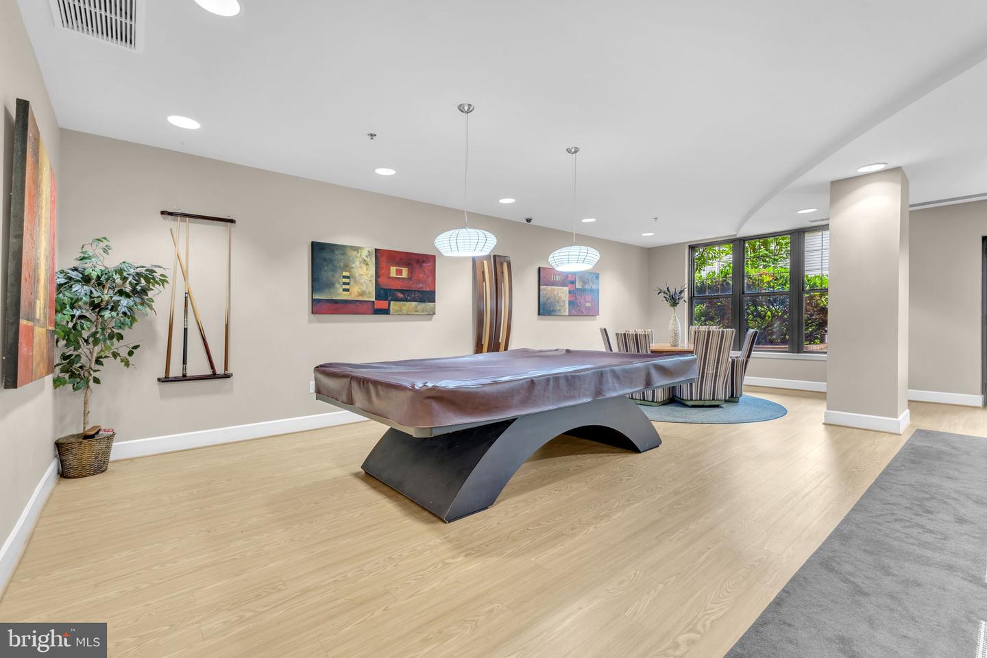 444 W BROAD ST #407, FALLS CHURCH, Virginia 22046, 2 Bedrooms Bedrooms, ,2 BathroomsBathrooms,Residential,For sale,444 W BROAD ST #407,VAFA2002960 MLS # VAFA2002960
