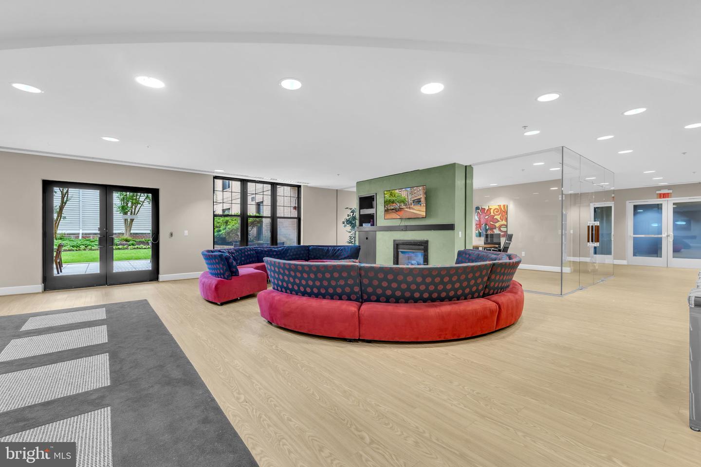444 W BROAD ST #407, FALLS CHURCH, Virginia 22046, 2 Bedrooms Bedrooms, ,2 BathroomsBathrooms,Residential,For sale,444 W BROAD ST #407,VAFA2002960 MLS # VAFA2002960