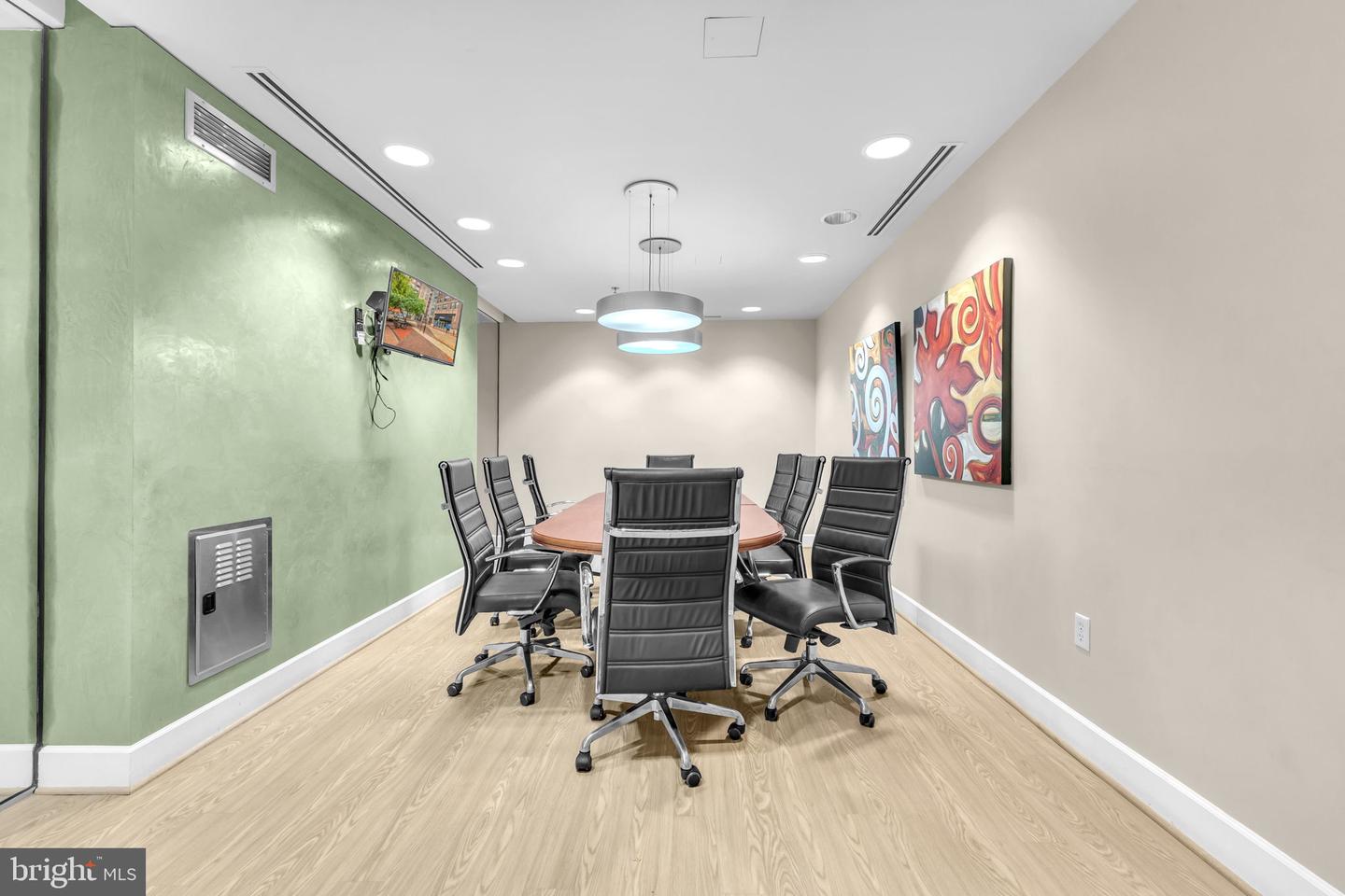 444 W BROAD ST #407, FALLS CHURCH, Virginia 22046, 2 Bedrooms Bedrooms, ,2 BathroomsBathrooms,Residential,For sale,444 W BROAD ST #407,VAFA2002960 MLS # VAFA2002960