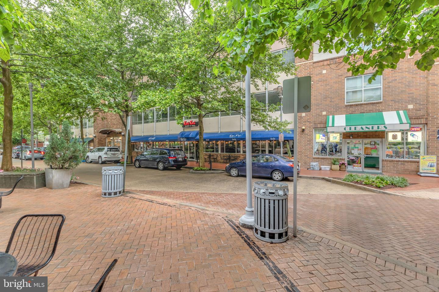 444 W BROAD ST #407, FALLS CHURCH, Virginia 22046, 2 Bedrooms Bedrooms, ,2 BathroomsBathrooms,Residential,For sale,444 W BROAD ST #407,VAFA2002960 MLS # VAFA2002960