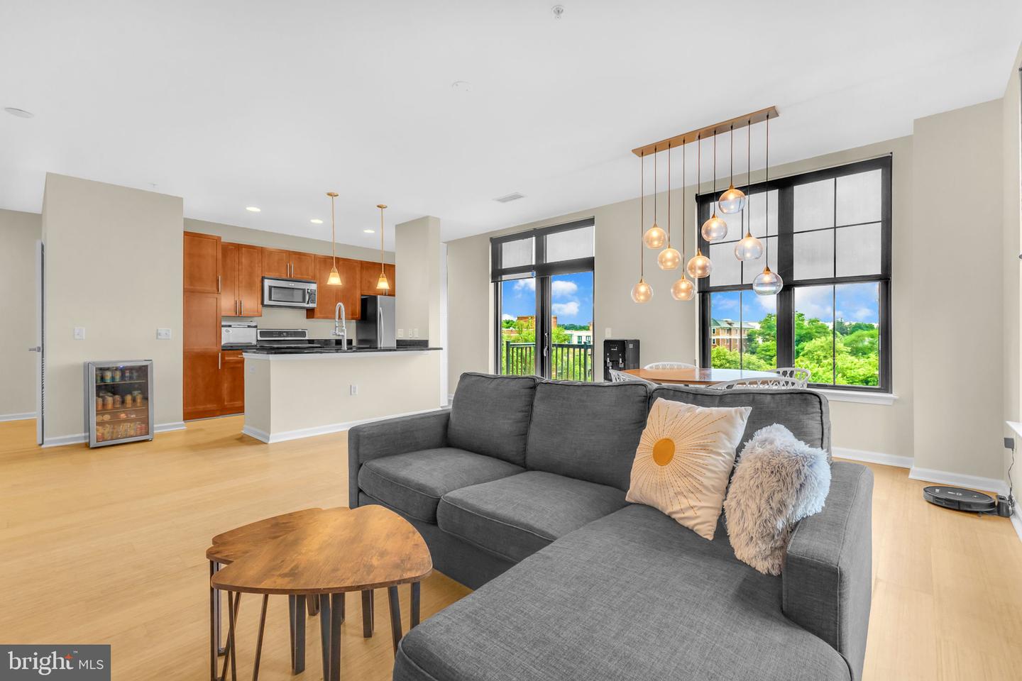 444 W BROAD ST #407, FALLS CHURCH, Virginia 22046, 2 Bedrooms Bedrooms, ,2 BathroomsBathrooms,Residential,For sale,444 W BROAD ST #407,VAFA2002960 MLS # VAFA2002960