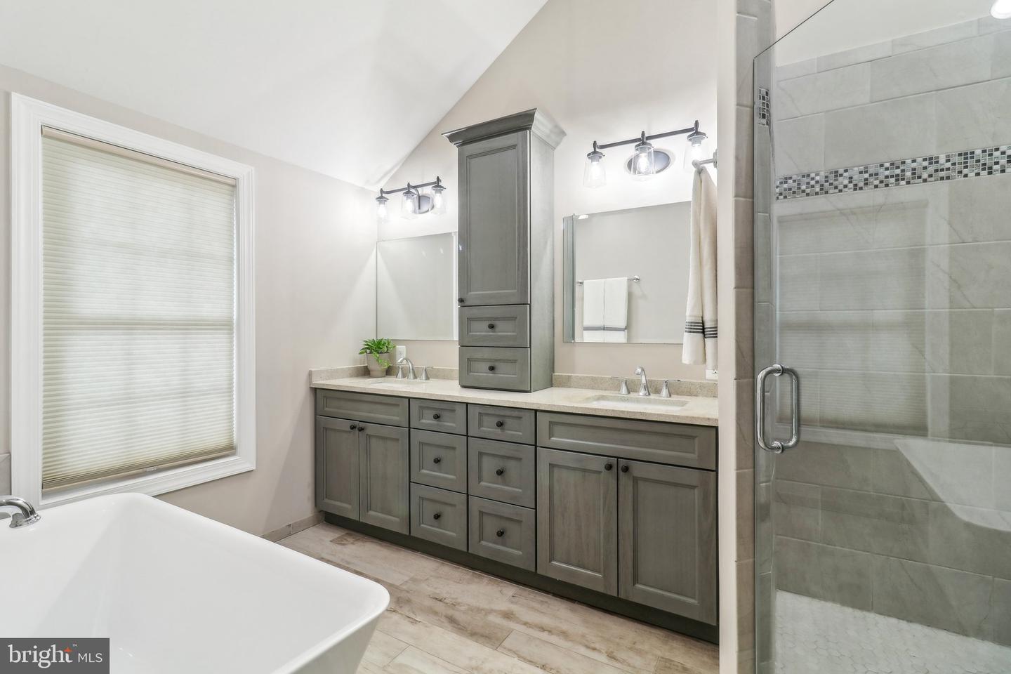 1812 YOUNGBLOOD ST, MCLEAN, Virginia 22101, 4 Bedrooms Bedrooms, ,3 BathroomsBathrooms,Residential,For sale,1812 YOUNGBLOOD ST,VAFX2238360 MLS # VAFX2238360