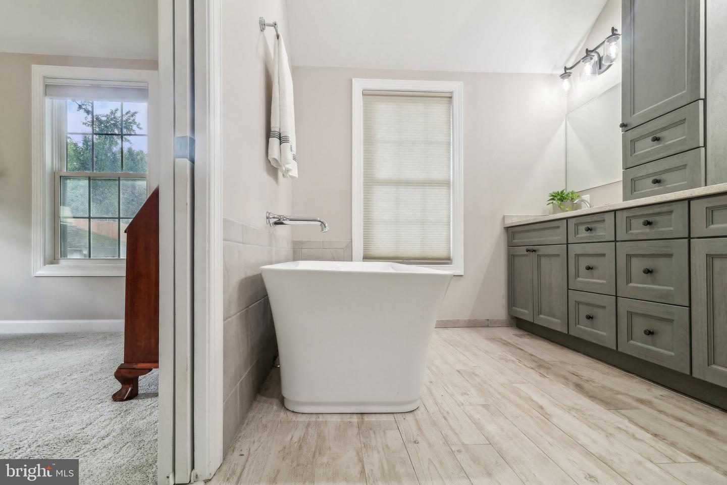 1812 YOUNGBLOOD ST, MCLEAN, Virginia 22101, 4 Bedrooms Bedrooms, ,3 BathroomsBathrooms,Residential,For sale,1812 YOUNGBLOOD ST,VAFX2238360 MLS # VAFX2238360