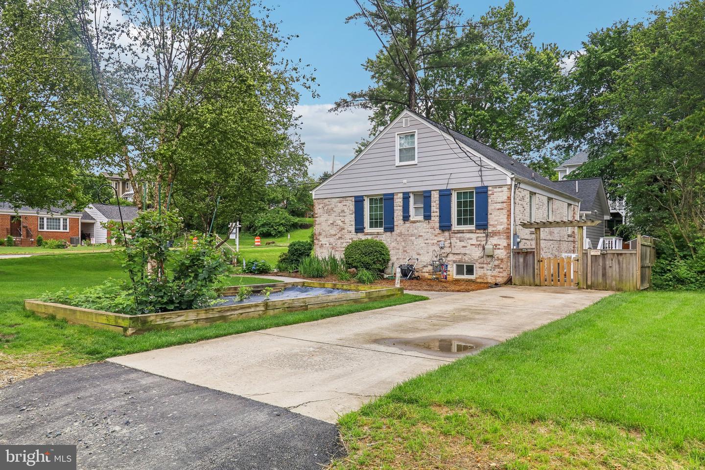 1812 YOUNGBLOOD ST, MCLEAN, Virginia 22101, 4 Bedrooms Bedrooms, ,3 BathroomsBathrooms,Residential,For sale,1812 YOUNGBLOOD ST,VAFX2238360 MLS # VAFX2238360