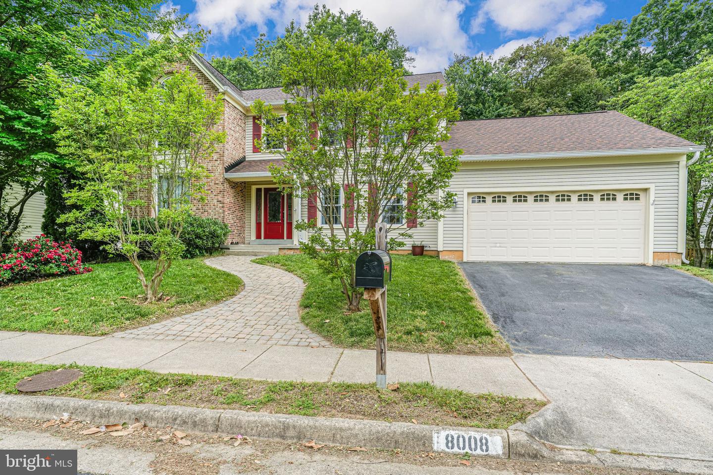 8008 OAK HOLLOW LN, FAIRFAX STATION, Virginia 22039, 4 Bedrooms Bedrooms, ,3 BathroomsBathrooms,Residential,For sale,8008 OAK HOLLOW LN,VAFX2238528 MLS # VAFX2238528