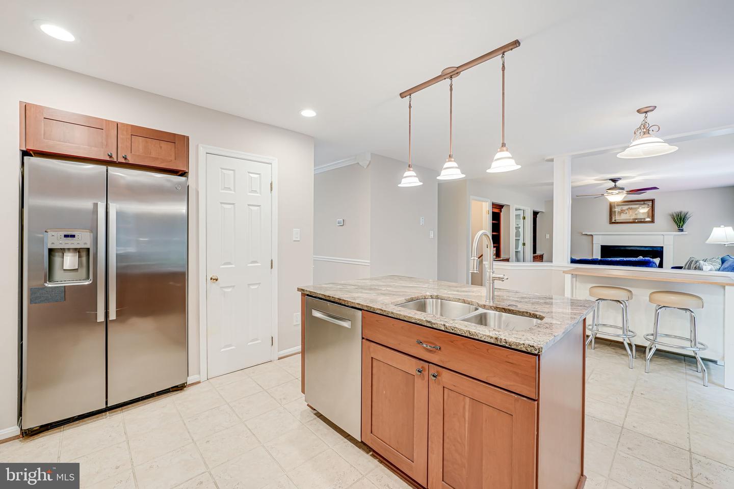 8008 OAK HOLLOW LN, FAIRFAX STATION, Virginia 22039, 4 Bedrooms Bedrooms, ,3 BathroomsBathrooms,Residential,For sale,8008 OAK HOLLOW LN,VAFX2238528 MLS # VAFX2238528