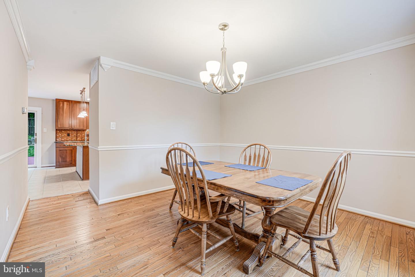 8008 OAK HOLLOW LN, FAIRFAX STATION, Virginia 22039, 4 Bedrooms Bedrooms, ,3 BathroomsBathrooms,Residential,For sale,8008 OAK HOLLOW LN,VAFX2238528 MLS # VAFX2238528