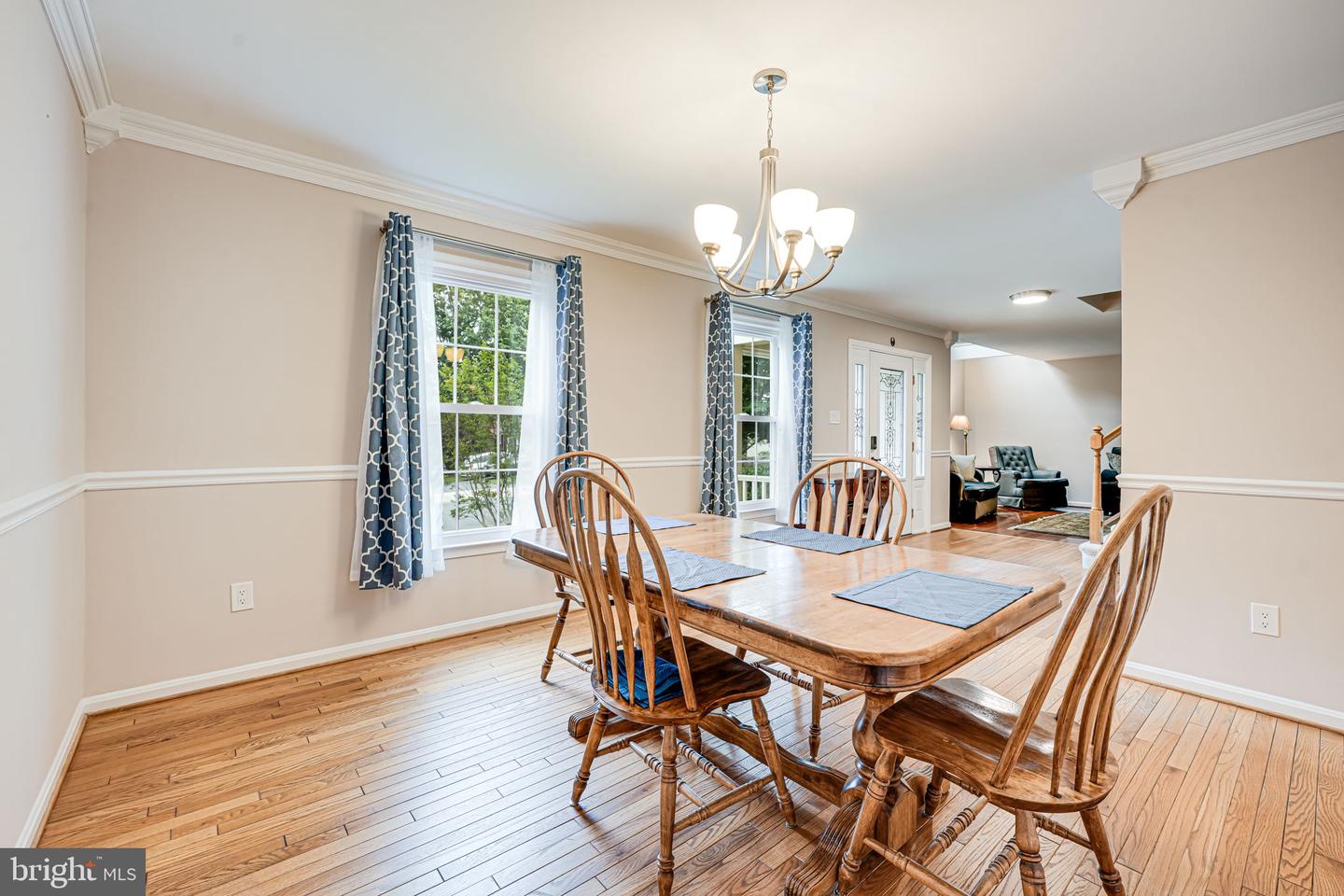 8008 OAK HOLLOW LN, FAIRFAX STATION, Virginia 22039, 4 Bedrooms Bedrooms, ,3 BathroomsBathrooms,Residential,For sale,8008 OAK HOLLOW LN,VAFX2238528 MLS # VAFX2238528