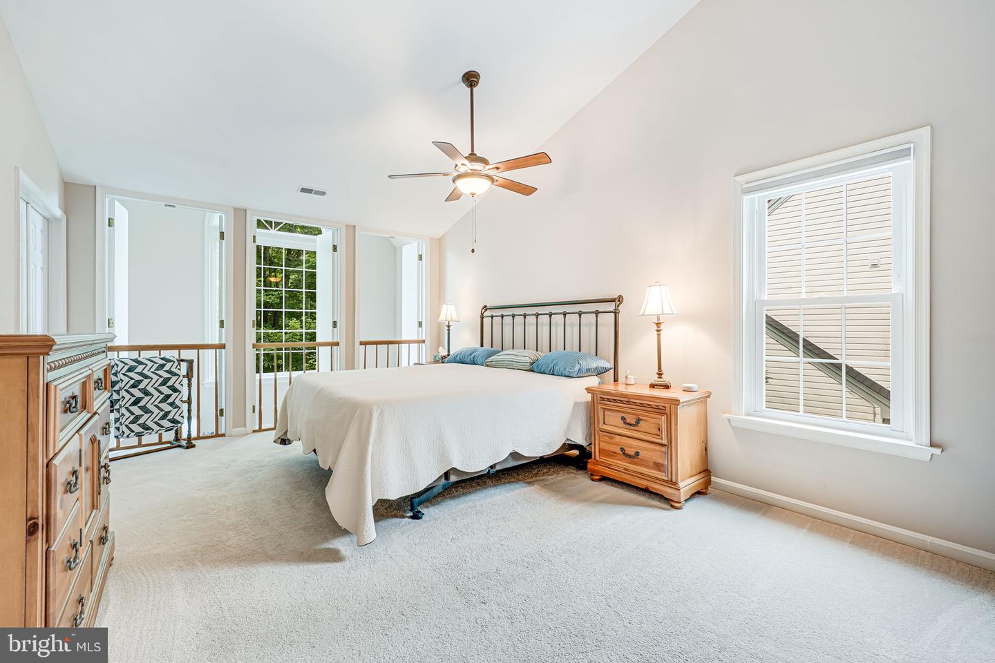 8008 OAK HOLLOW LN, FAIRFAX STATION, Virginia 22039, 4 Bedrooms Bedrooms, ,3 BathroomsBathrooms,Residential,For sale,8008 OAK HOLLOW LN,VAFX2238528 MLS # VAFX2238528