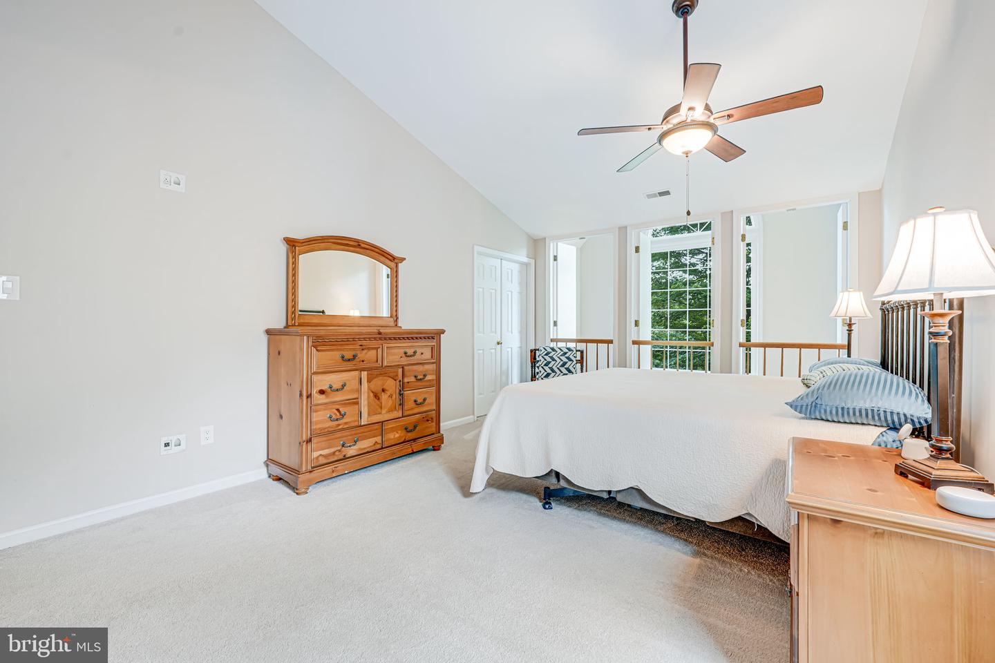 8008 OAK HOLLOW LN, FAIRFAX STATION, Virginia 22039, 4 Bedrooms Bedrooms, ,3 BathroomsBathrooms,Residential,For sale,8008 OAK HOLLOW LN,VAFX2238528 MLS # VAFX2238528