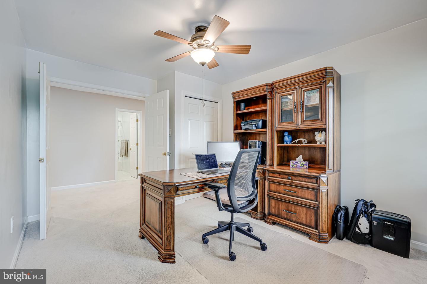 8008 OAK HOLLOW LN, FAIRFAX STATION, Virginia 22039, 4 Bedrooms Bedrooms, ,3 BathroomsBathrooms,Residential,For sale,8008 OAK HOLLOW LN,VAFX2238528 MLS # VAFX2238528