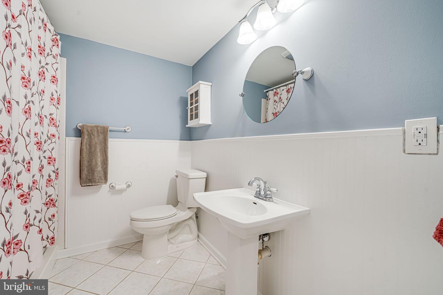 8008 OAK HOLLOW LN, FAIRFAX STATION, Virginia 22039, 4 Bedrooms Bedrooms, ,3 BathroomsBathrooms,Residential,For sale,8008 OAK HOLLOW LN,VAFX2238528 MLS # VAFX2238528