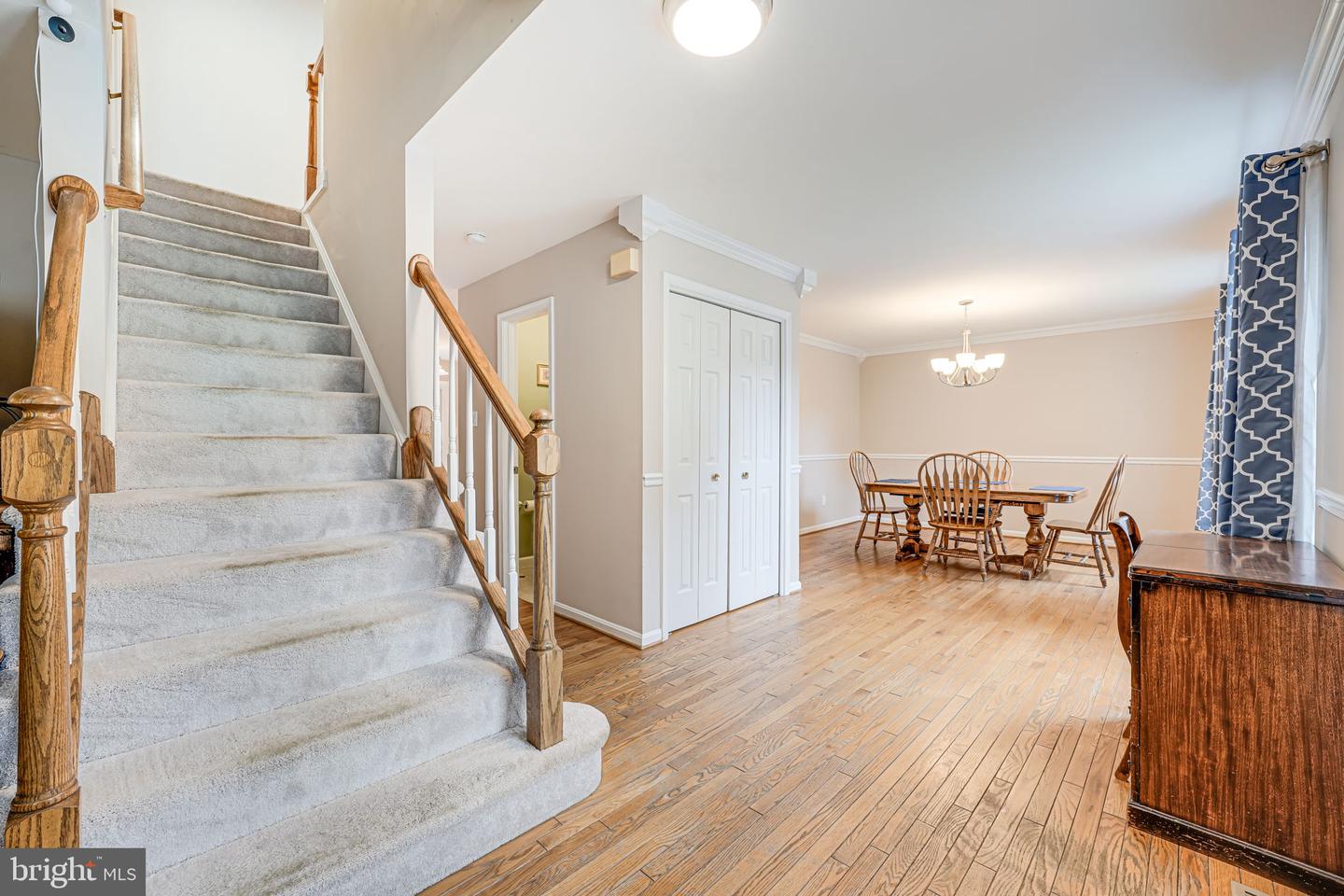 8008 OAK HOLLOW LN, FAIRFAX STATION, Virginia 22039, 4 Bedrooms Bedrooms, ,3 BathroomsBathrooms,Residential,For sale,8008 OAK HOLLOW LN,VAFX2238528 MLS # VAFX2238528