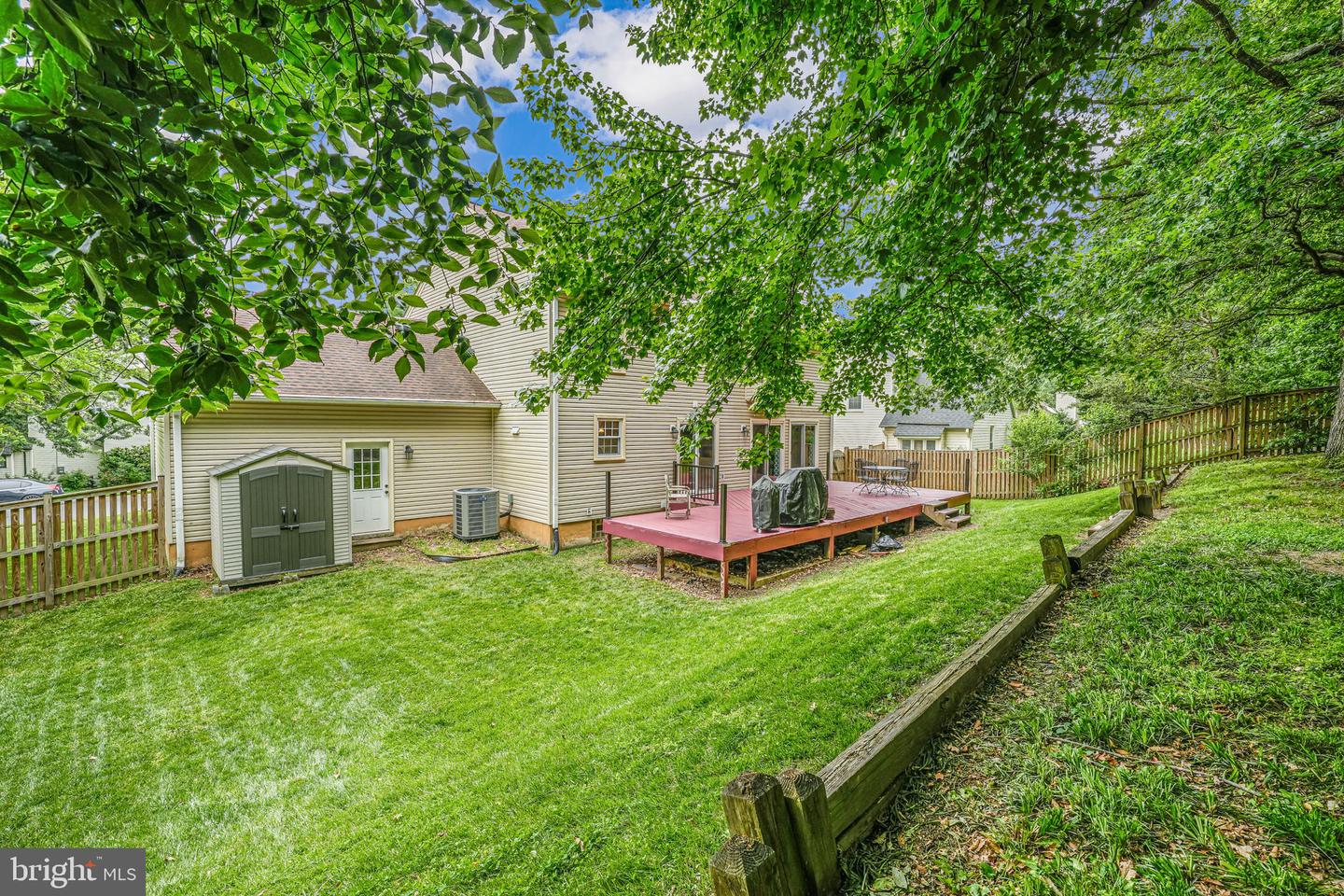 8008 OAK HOLLOW LN, FAIRFAX STATION, Virginia 22039, 4 Bedrooms Bedrooms, ,3 BathroomsBathrooms,Residential,For sale,8008 OAK HOLLOW LN,VAFX2238528 MLS # VAFX2238528