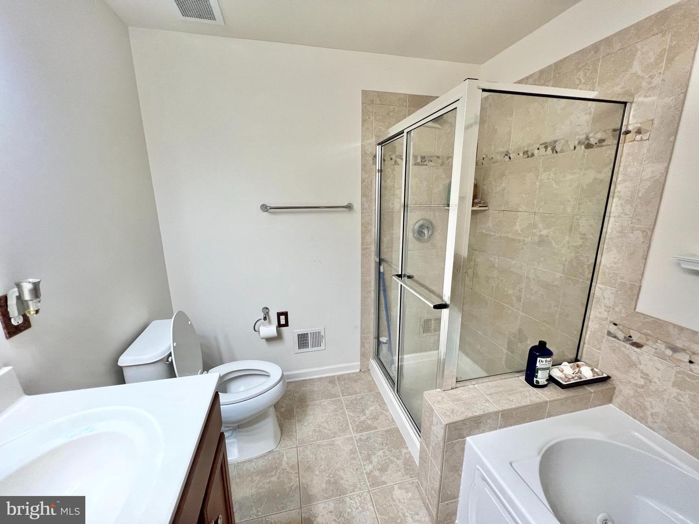 2259 KEW GARDENS DR, WOODBRIDGE, Virginia 22191, 3 Bedrooms Bedrooms, ,2 BathroomsBathrooms,Residential,For sale,2259 KEW GARDENS DR,VAPW2093992 MLS # VAPW2093992