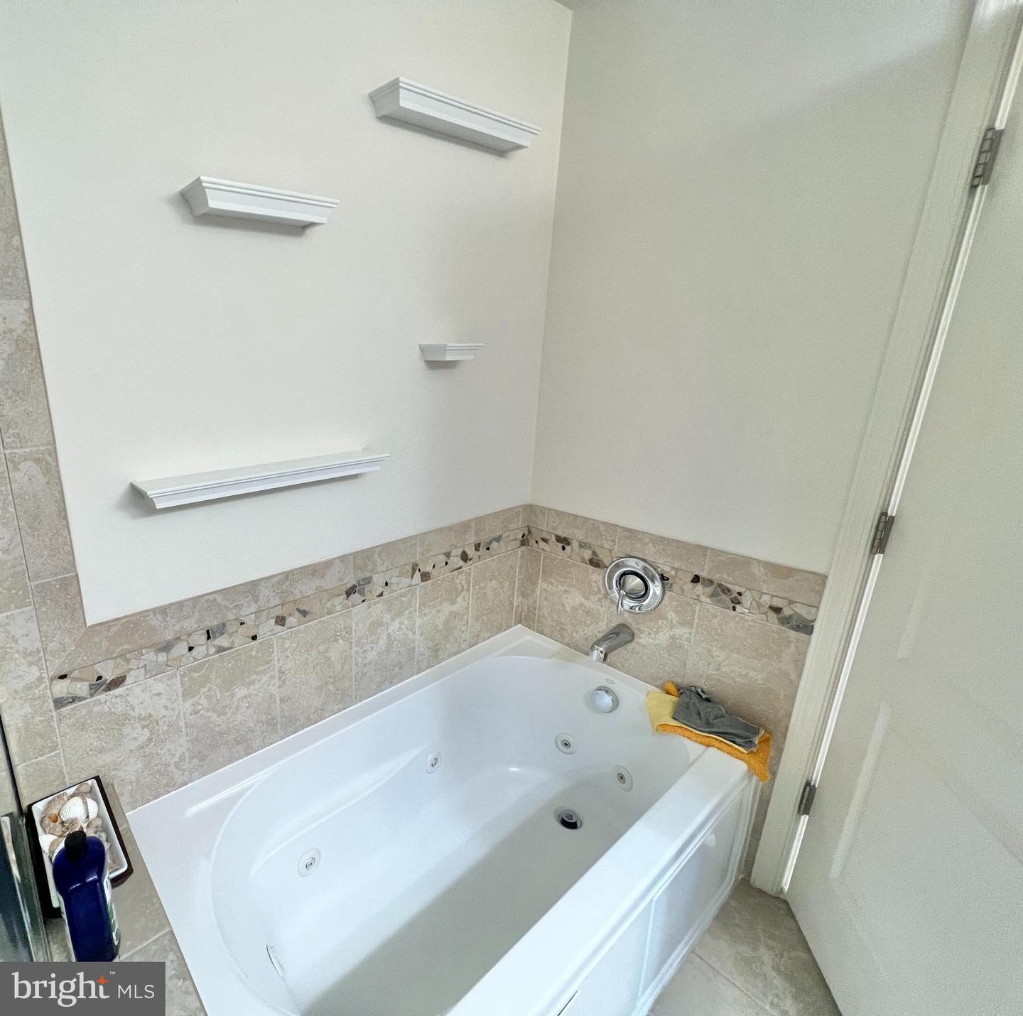2259 KEW GARDENS DR, WOODBRIDGE, Virginia 22191, 3 Bedrooms Bedrooms, ,2 BathroomsBathrooms,Residential,For sale,2259 KEW GARDENS DR,VAPW2093992 MLS # VAPW2093992