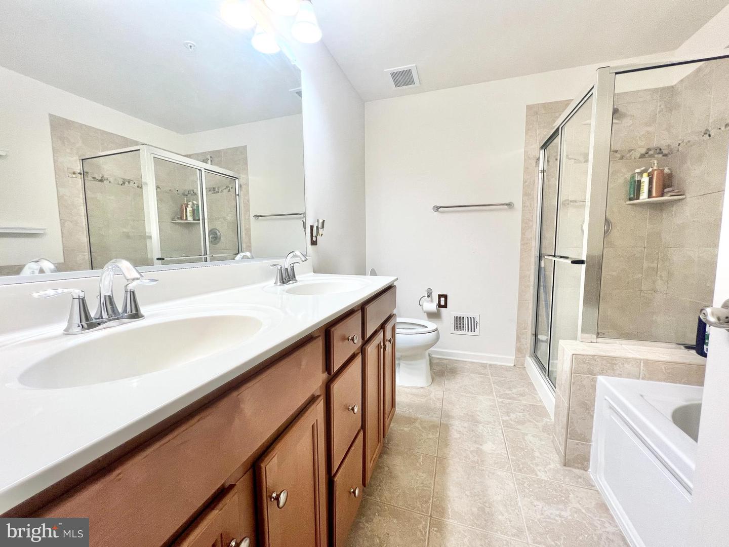 2259 KEW GARDENS DR, WOODBRIDGE, Virginia 22191, 3 Bedrooms Bedrooms, ,2 BathroomsBathrooms,Residential,For sale,2259 KEW GARDENS DR,VAPW2093992 MLS # VAPW2093992