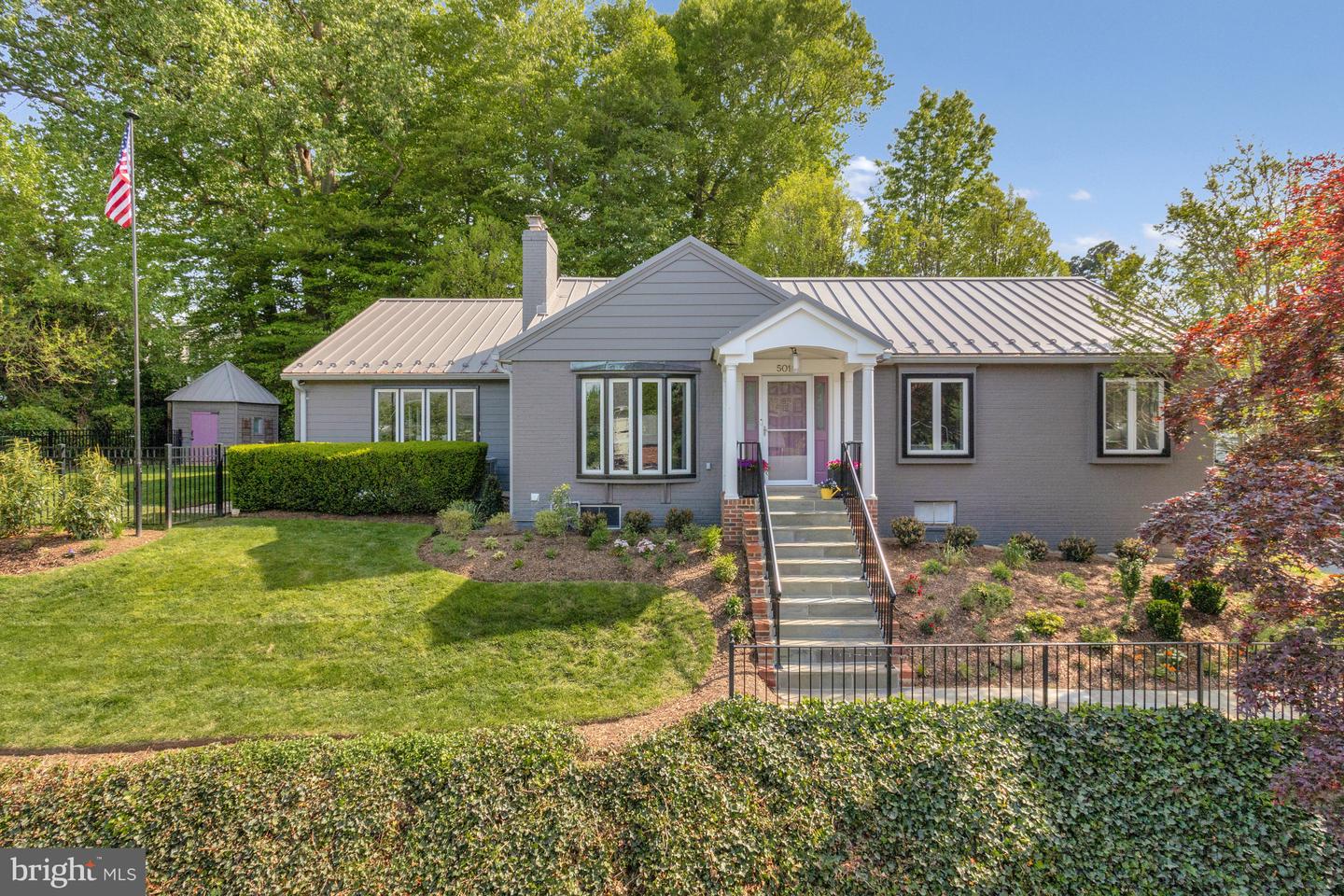5018 36TH ST N, ARLINGTON, Virginia 22207, 4 Bedrooms Bedrooms, ,3 BathroomsBathrooms,Residential,For sale,5018 36TH ST N,VAAR2057092 MLS # VAAR2057092