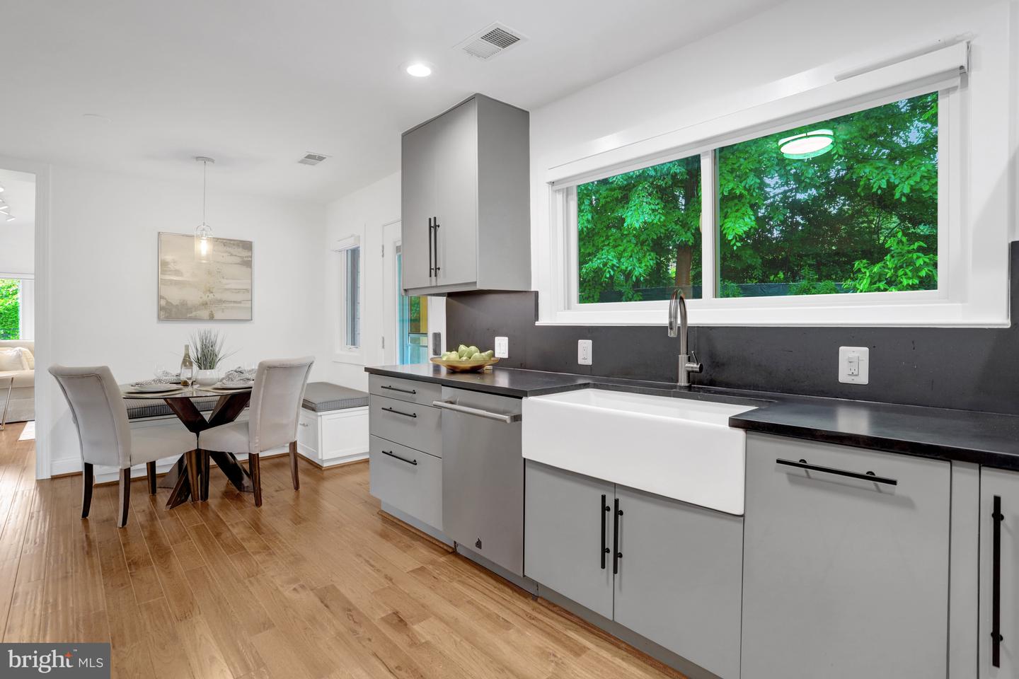 5018 36TH ST N, ARLINGTON, Virginia 22207, 4 Bedrooms Bedrooms, ,3 BathroomsBathrooms,Residential,For sale,5018 36TH ST N,VAAR2057092 MLS # VAAR2057092