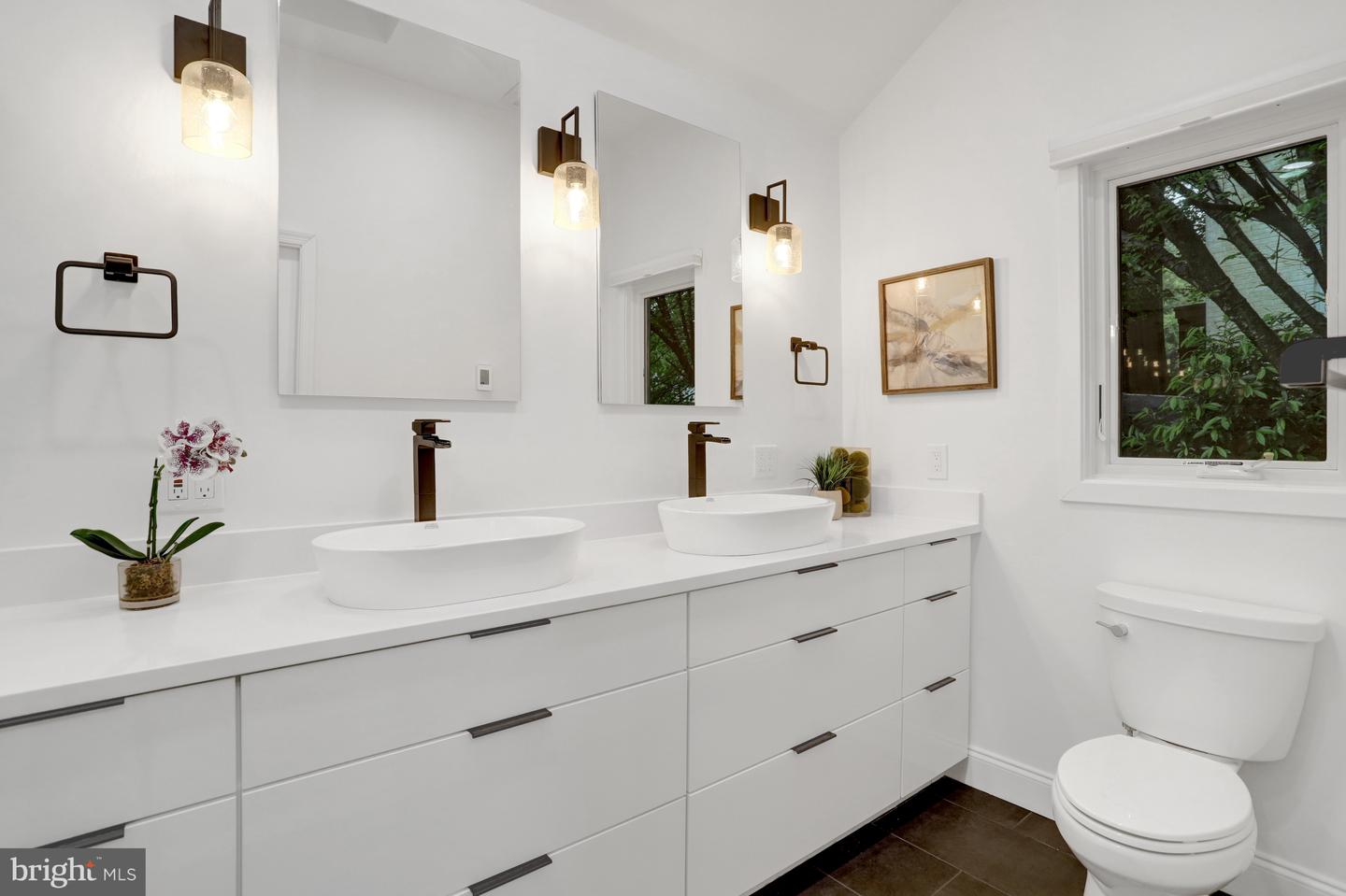 5018 36TH ST N, ARLINGTON, Virginia 22207, 4 Bedrooms Bedrooms, ,3 BathroomsBathrooms,Residential,For sale,5018 36TH ST N,VAAR2057092 MLS # VAAR2057092