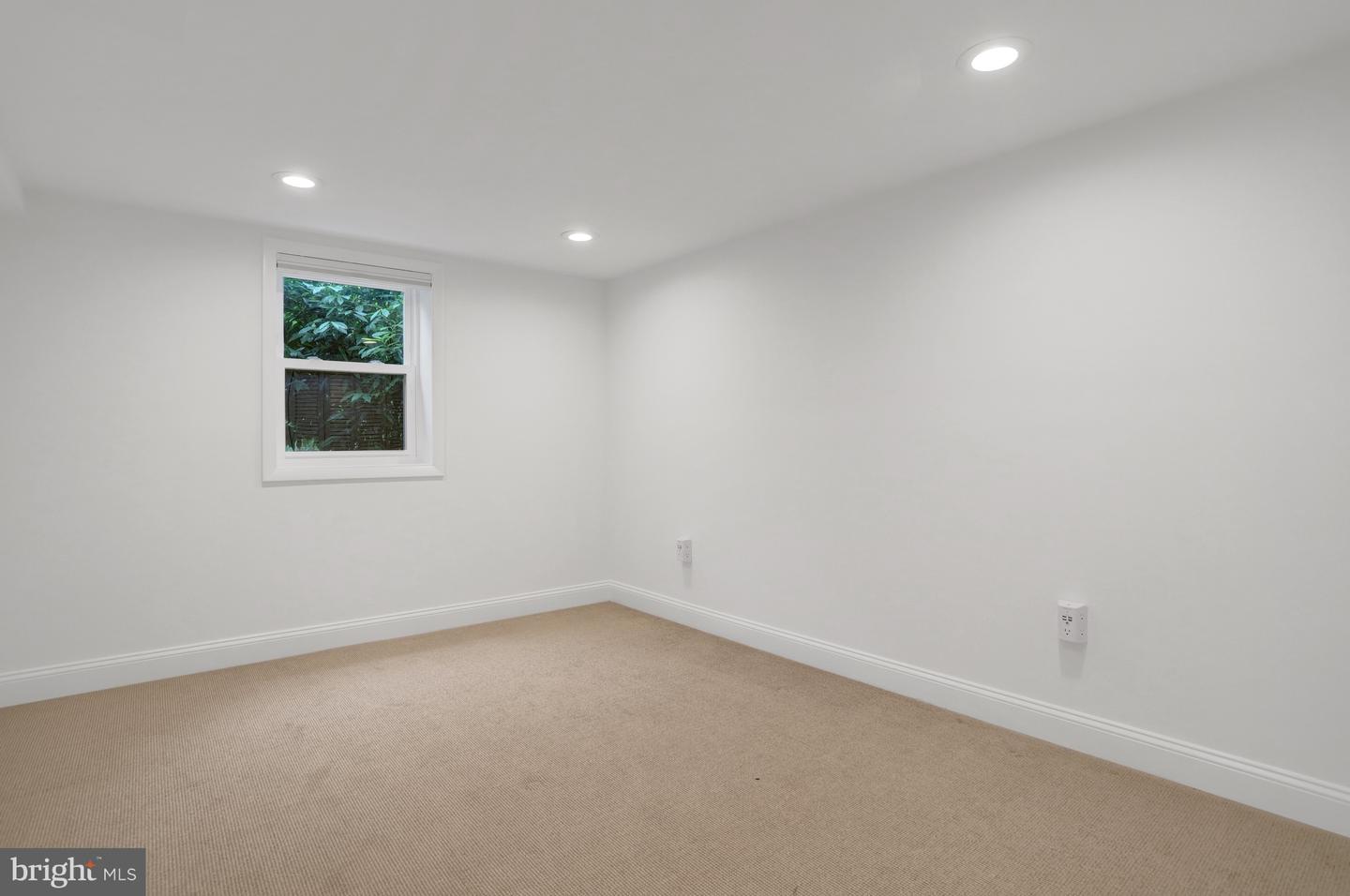 5018 36TH ST N, ARLINGTON, Virginia 22207, 4 Bedrooms Bedrooms, ,3 BathroomsBathrooms,Residential,For sale,5018 36TH ST N,VAAR2057092 MLS # VAAR2057092