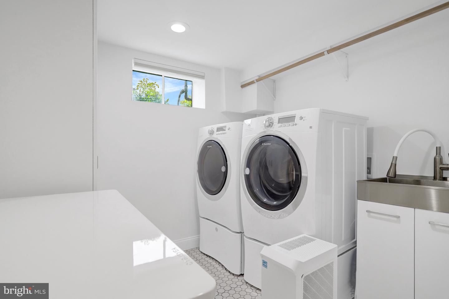 5018 36TH ST N, ARLINGTON, Virginia 22207, 4 Bedrooms Bedrooms, ,3 BathroomsBathrooms,Residential,For sale,5018 36TH ST N,VAAR2057092 MLS # VAAR2057092
