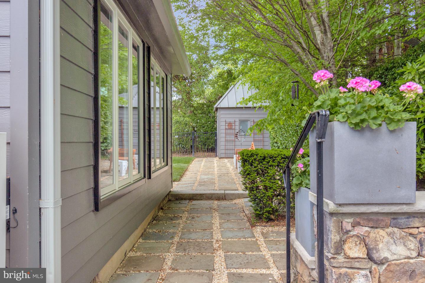 5018 36TH ST N, ARLINGTON, Virginia 22207, 4 Bedrooms Bedrooms, ,3 BathroomsBathrooms,Residential,For sale,5018 36TH ST N,VAAR2057092 MLS # VAAR2057092