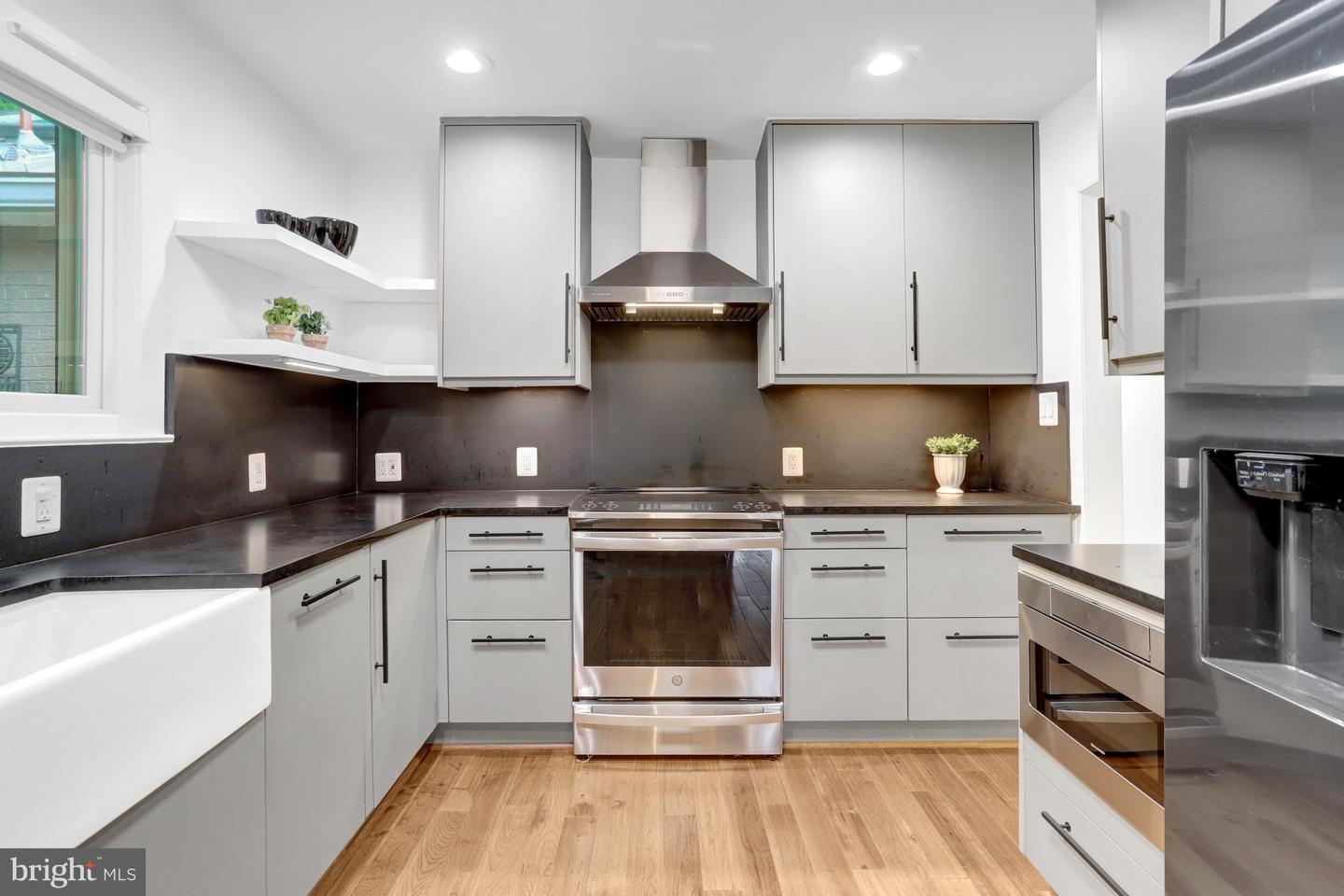 5018 36TH ST N, ARLINGTON, Virginia 22207, 4 Bedrooms Bedrooms, ,3 BathroomsBathrooms,Residential,For sale,5018 36TH ST N,VAAR2057092 MLS # VAAR2057092