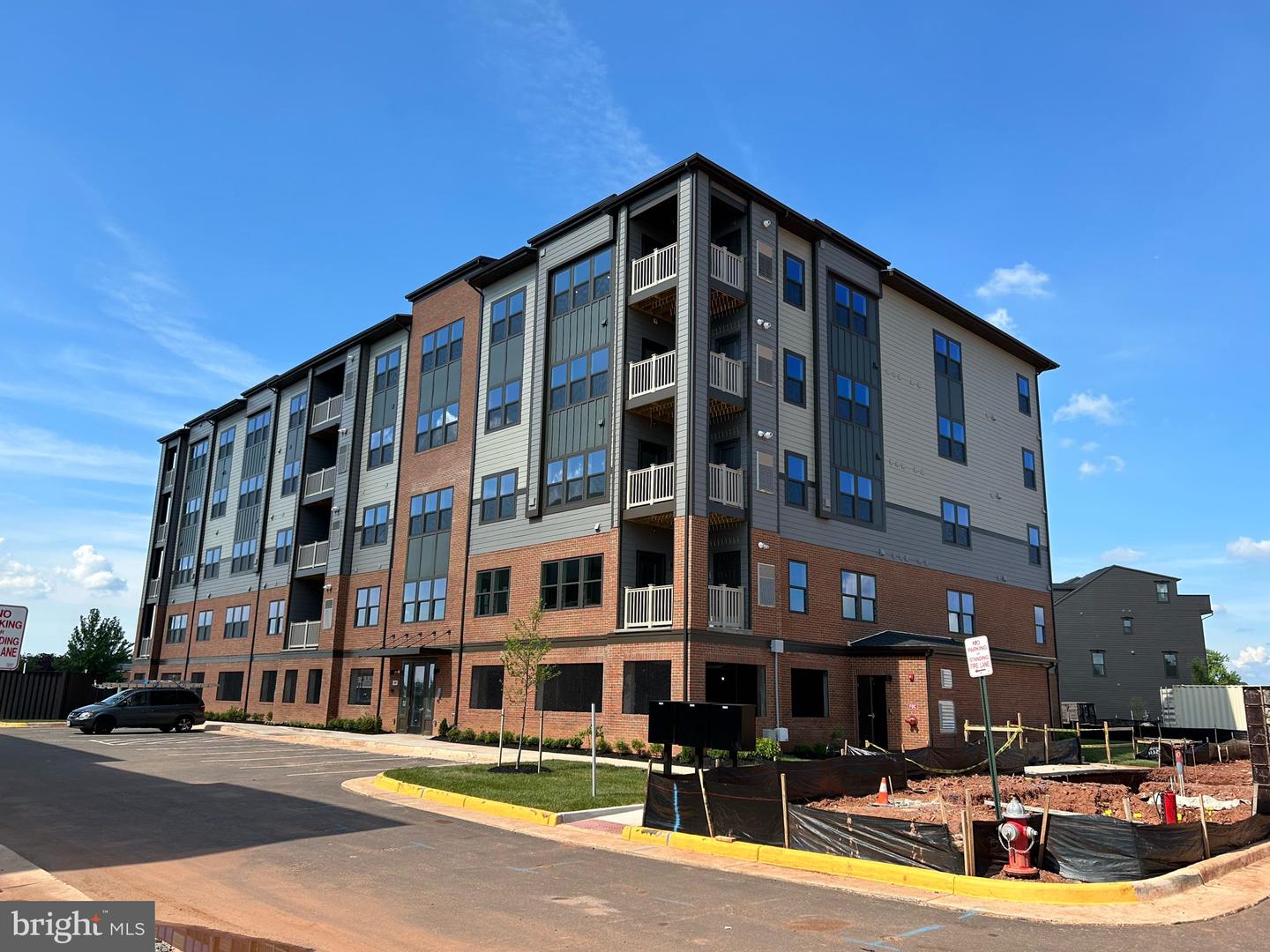 14401 MILK THISTLE LN #341 - EMERALD SEPT, CHANTILLY, Virginia 20151, 2 Bedrooms Bedrooms, ,2 BathroomsBathrooms,Residential,For sale,14401 MILK THISTLE LN #341 - EMERALD SEPT,VAFX2239014 MLS # VAFX2239014