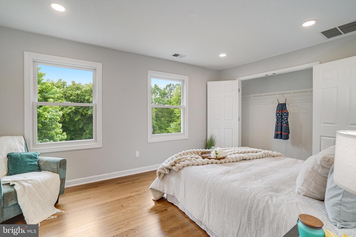 6869 WASHINGTON BLVD, ARLINGTON, Virginia 22213, 6 Bedrooms Bedrooms, 17 Rooms Rooms,3 BathroomsBathrooms,Residential,For sale,6869 WASHINGTON BLVD,VAAR2057114 MLS # VAAR2057114