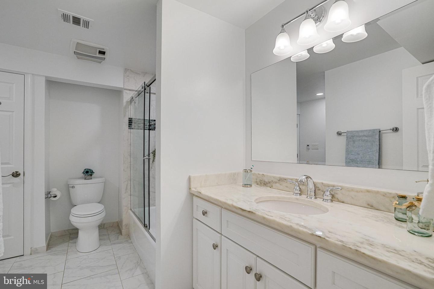 6869 WASHINGTON BLVD, ARLINGTON, Virginia 22213, 6 Bedrooms Bedrooms, 17 Rooms Rooms,3 BathroomsBathrooms,Residential,For sale,6869 WASHINGTON BLVD,VAAR2057114 MLS # VAAR2057114
