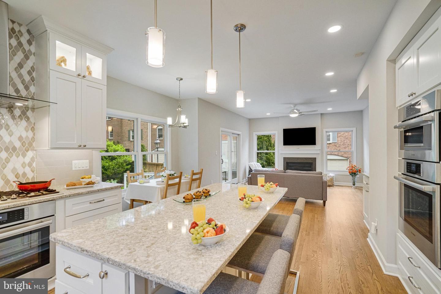 6869 WASHINGTON BLVD, ARLINGTON, Virginia 22213, 6 Bedrooms Bedrooms, 17 Rooms Rooms,3 BathroomsBathrooms,Residential,For sale,6869 WASHINGTON BLVD,VAAR2057114 MLS # VAAR2057114