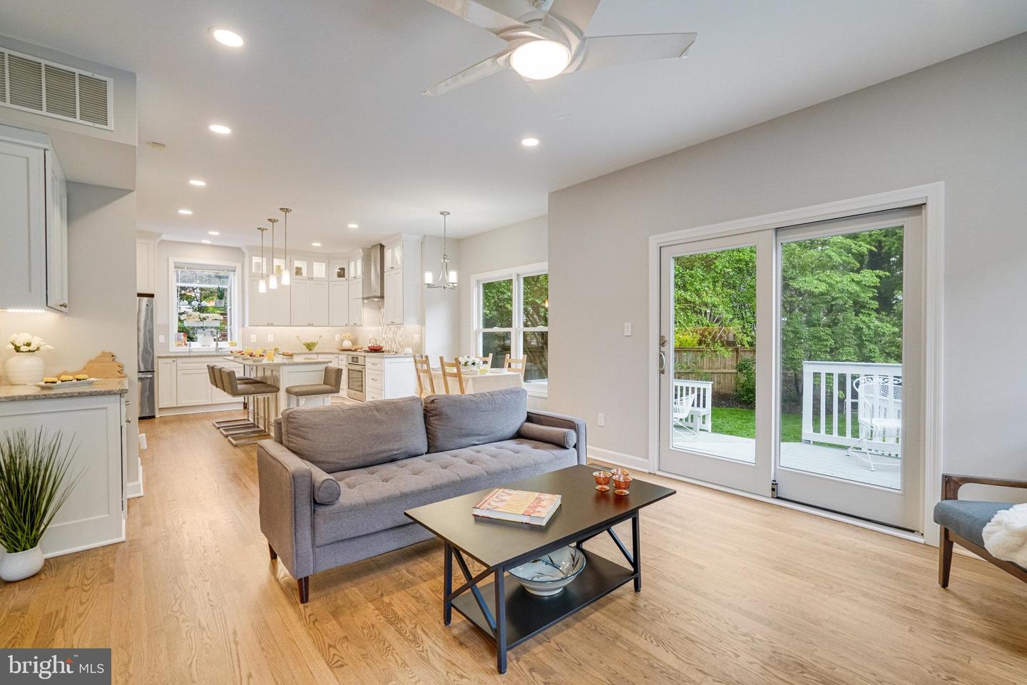 6869 WASHINGTON BLVD, ARLINGTON, Virginia 22213, 6 Bedrooms Bedrooms, 17 Rooms Rooms,3 BathroomsBathrooms,Residential,For sale,6869 WASHINGTON BLVD,VAAR2057114 MLS # VAAR2057114