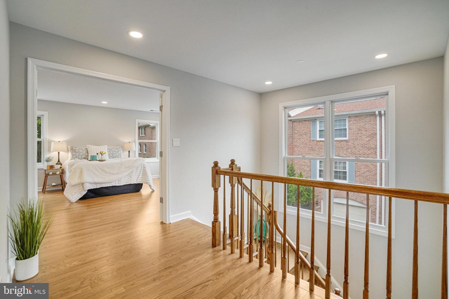 6869 WASHINGTON BLVD, ARLINGTON, Virginia 22213, 6 Bedrooms Bedrooms, 17 Rooms Rooms,3 BathroomsBathrooms,Residential,For sale,6869 WASHINGTON BLVD,VAAR2057114 MLS # VAAR2057114