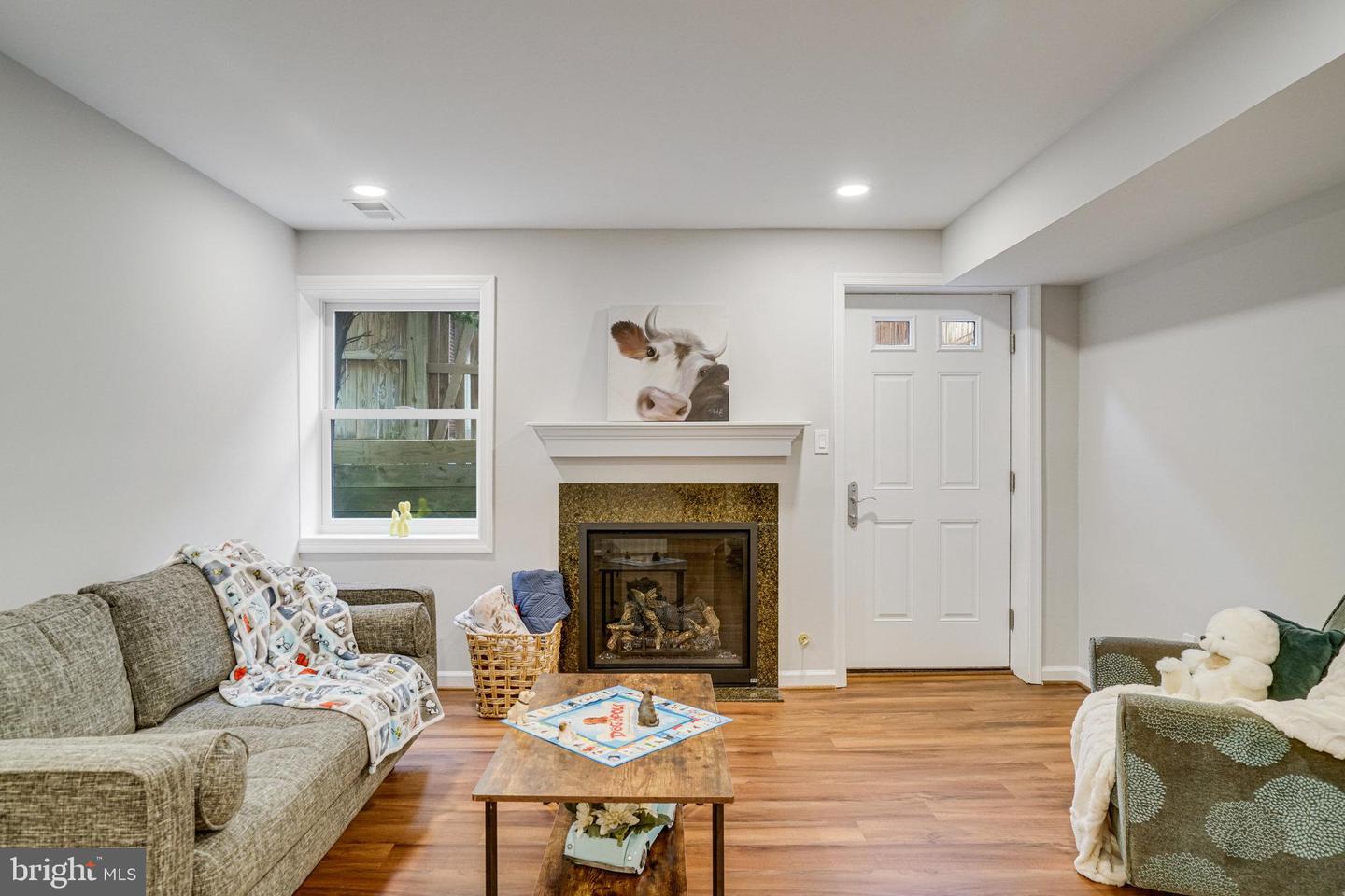 6869 WASHINGTON BLVD, ARLINGTON, Virginia 22213, 6 Bedrooms Bedrooms, 17 Rooms Rooms,3 BathroomsBathrooms,Residential,For sale,6869 WASHINGTON BLVD,VAAR2057114 MLS # VAAR2057114