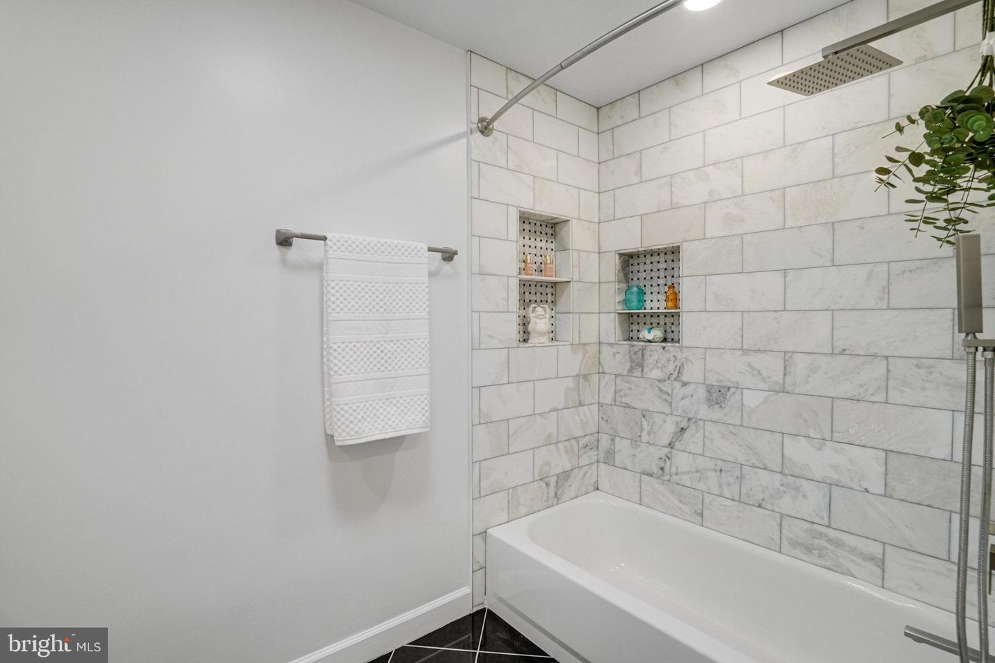 6869 WASHINGTON BLVD, ARLINGTON, Virginia 22213, 6 Bedrooms Bedrooms, 17 Rooms Rooms,3 BathroomsBathrooms,Residential,For sale,6869 WASHINGTON BLVD,VAAR2057114 MLS # VAAR2057114
