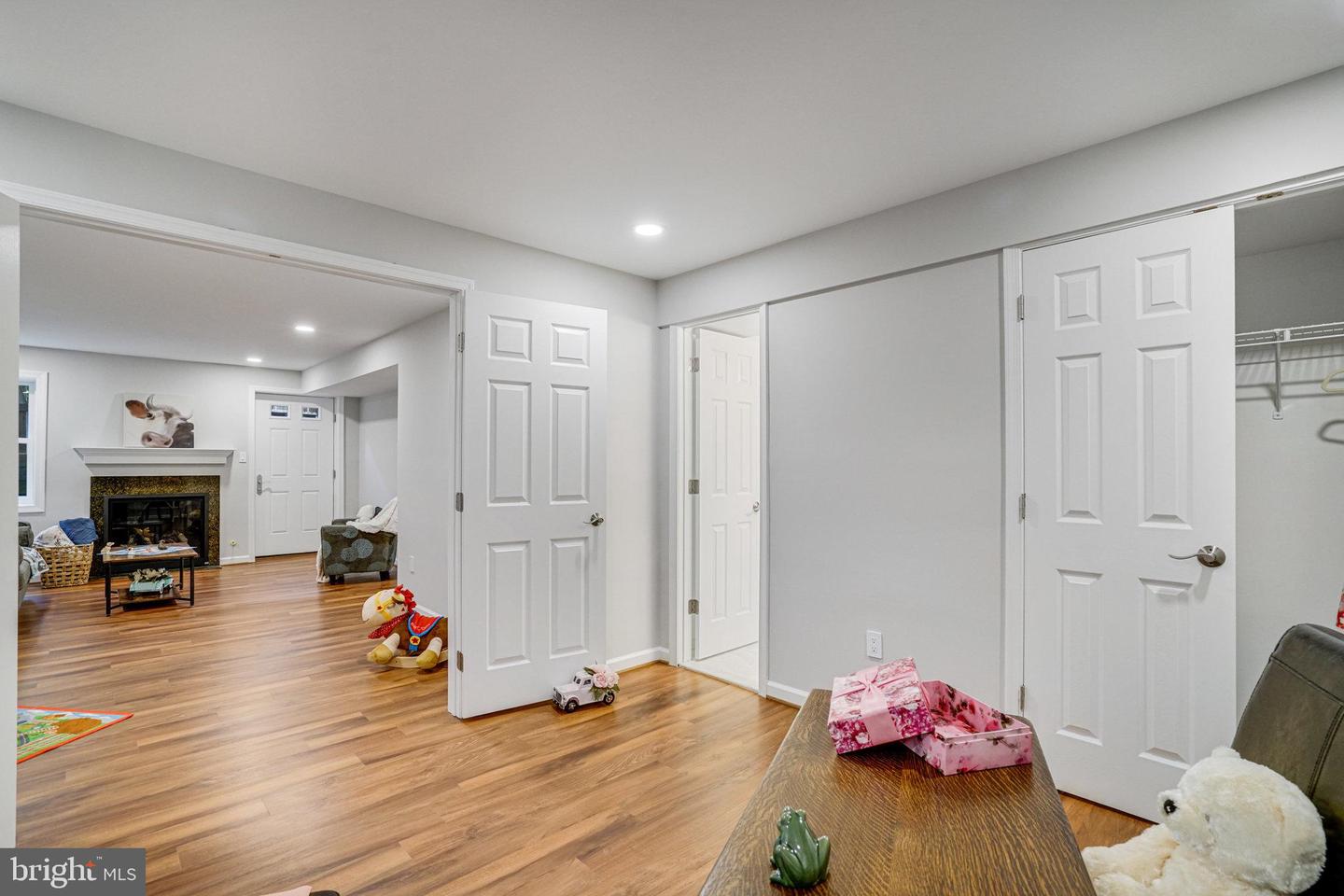 6869 WASHINGTON BLVD, ARLINGTON, Virginia 22213, 6 Bedrooms Bedrooms, 17 Rooms Rooms,3 BathroomsBathrooms,Residential,For sale,6869 WASHINGTON BLVD,VAAR2057114 MLS # VAAR2057114