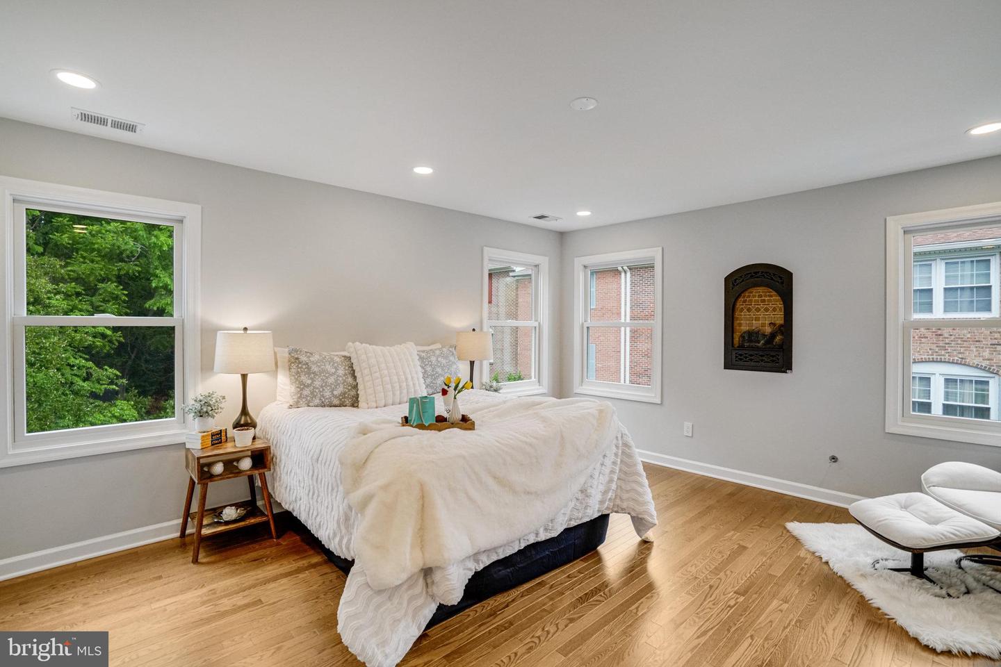 6869 WASHINGTON BLVD, ARLINGTON, Virginia 22213, 6 Bedrooms Bedrooms, 17 Rooms Rooms,3 BathroomsBathrooms,Residential,For sale,6869 WASHINGTON BLVD,VAAR2057114 MLS # VAAR2057114