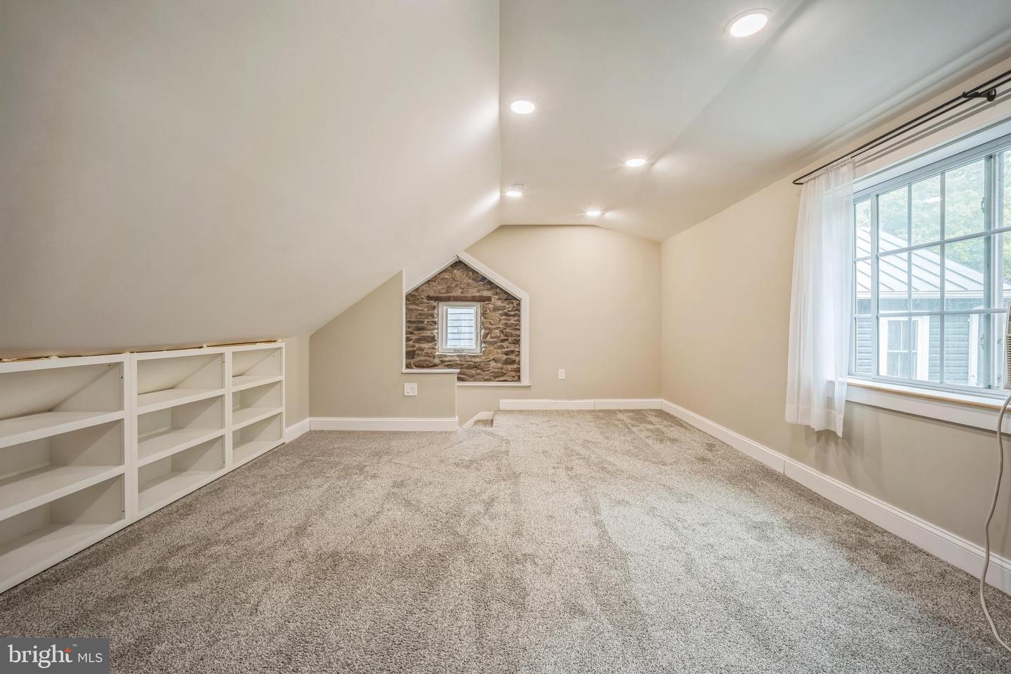 36952 CHARLES TOWN PIKE, HILLSBORO, Virginia 20132, 2 Bedrooms Bedrooms, ,1 BathroomBathrooms,Residential,For sale,36952 CHARLES TOWN PIKE,VALO2095772 MLS # VALO2095772