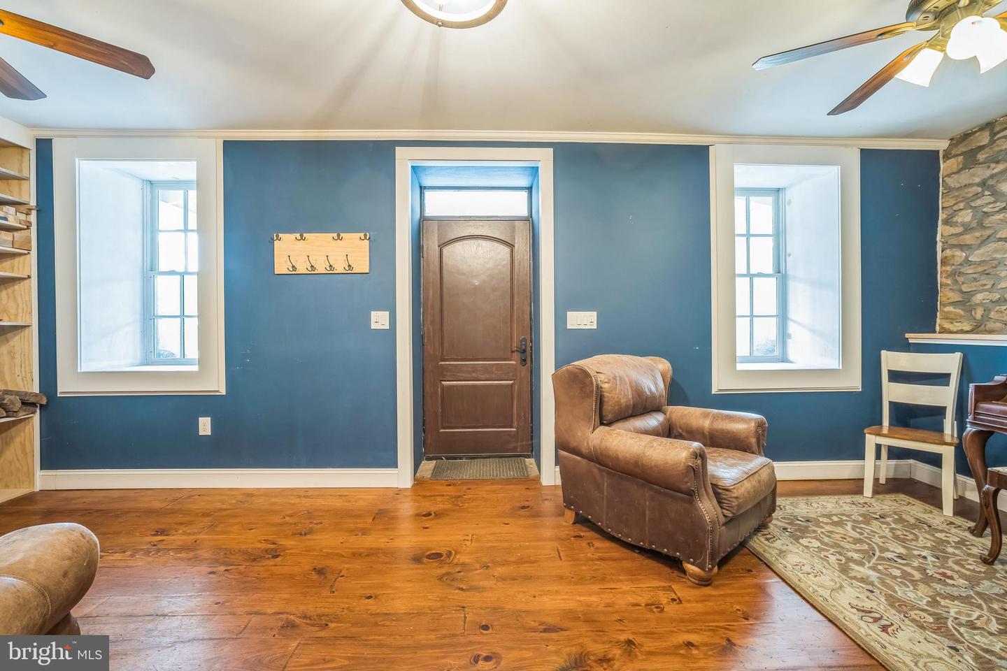 36952 CHARLES TOWN PIKE, HILLSBORO, Virginia 20132, 2 Bedrooms Bedrooms, ,1 BathroomBathrooms,Residential,For sale,36952 CHARLES TOWN PIKE,VALO2095772 MLS # VALO2095772