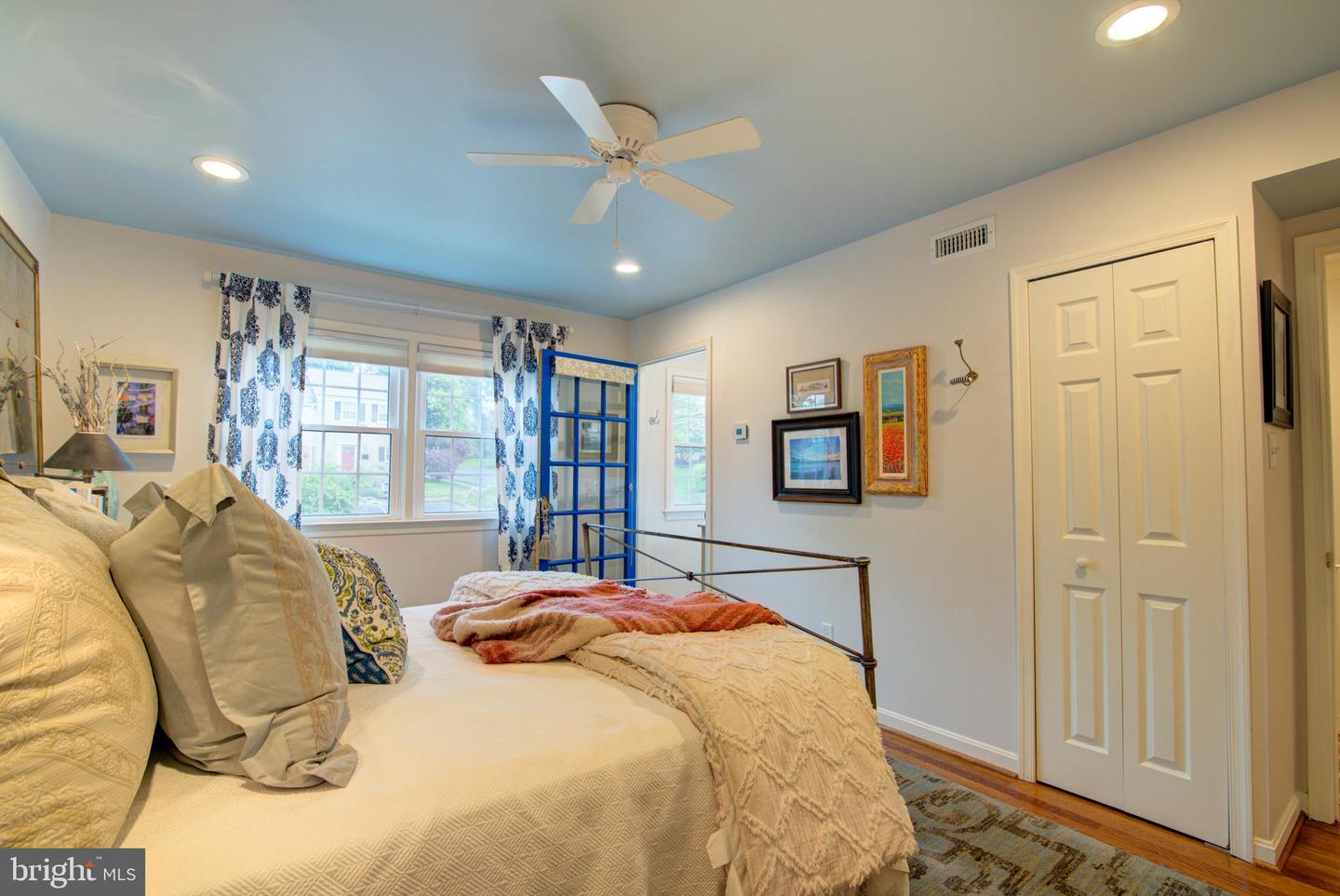 323 CENTER ST N, VIENNA, Virginia 22180, 4 Bedrooms Bedrooms, ,3 BathroomsBathrooms,Residential,For sale,323 CENTER ST N,VAFX2239218 MLS # VAFX2239218