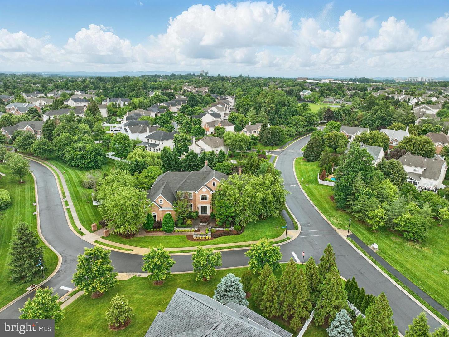 43582 OLD KINDERHOOK DR, ASHBURN, Virginia 20147, 5 Bedrooms Bedrooms, ,6 BathroomsBathrooms,Residential,For sale,43582 OLD KINDERHOOK DR,VALO2095874 MLS # VALO2095874